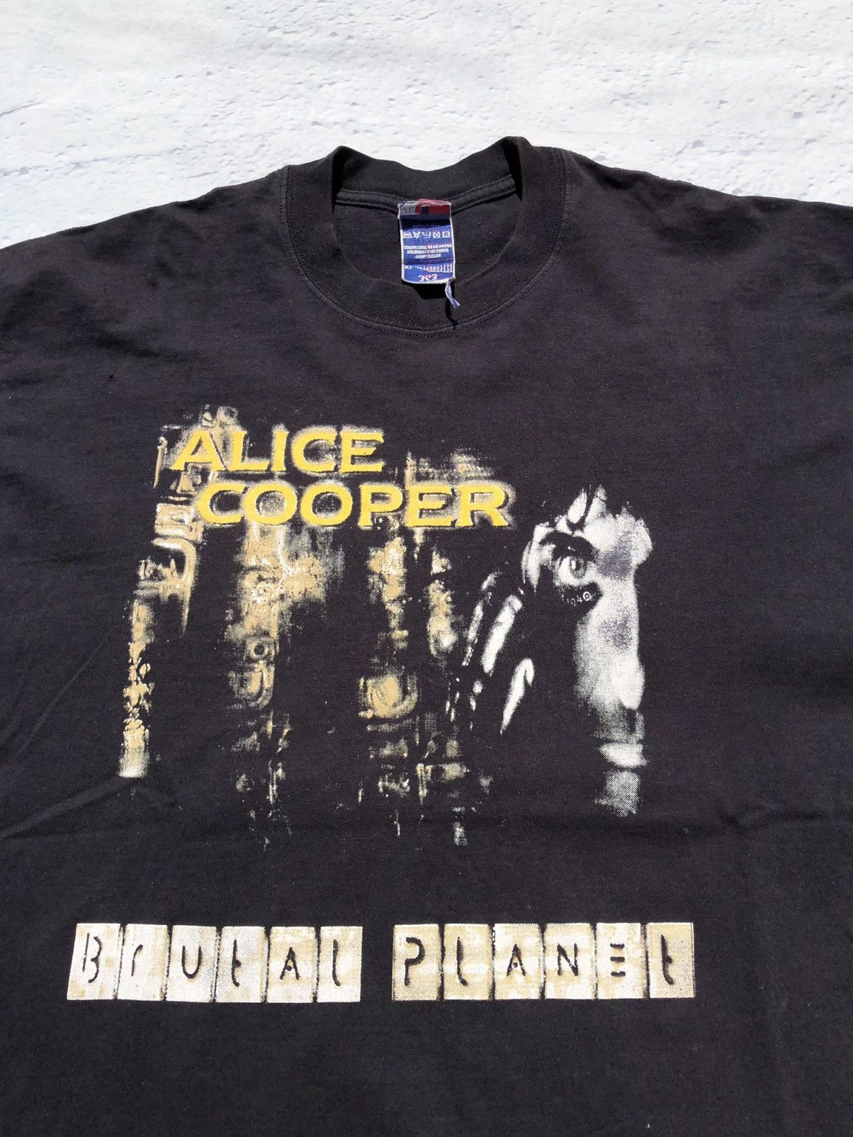 Band Tees Vintage 2000 Alice Cooper Brutal Planet Promo Black Tee Size US XL / EU 56 / 4 - 4 Thumbnail