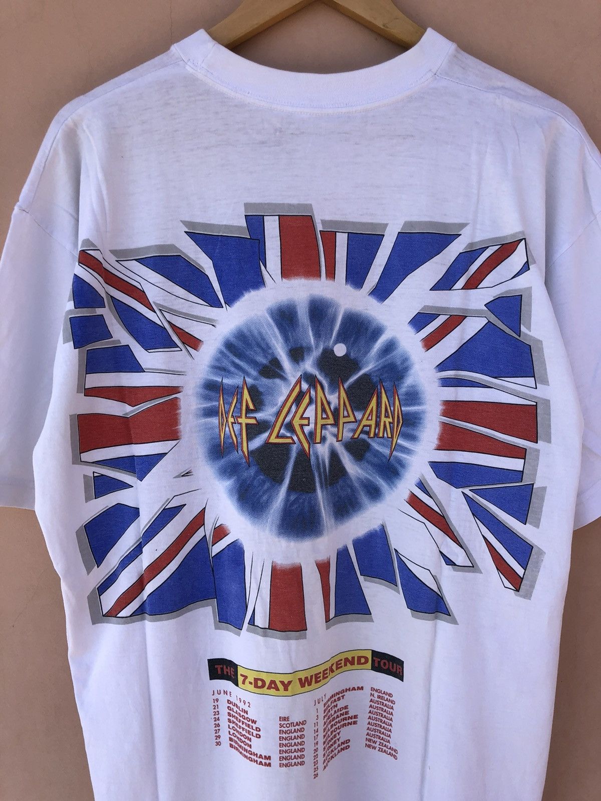 Band Tees Vintage 1992 Def Leppard Tour White Tee (Poison RATT KISS) Size US XL / EU 56 / 4 - 13 Thumbnail