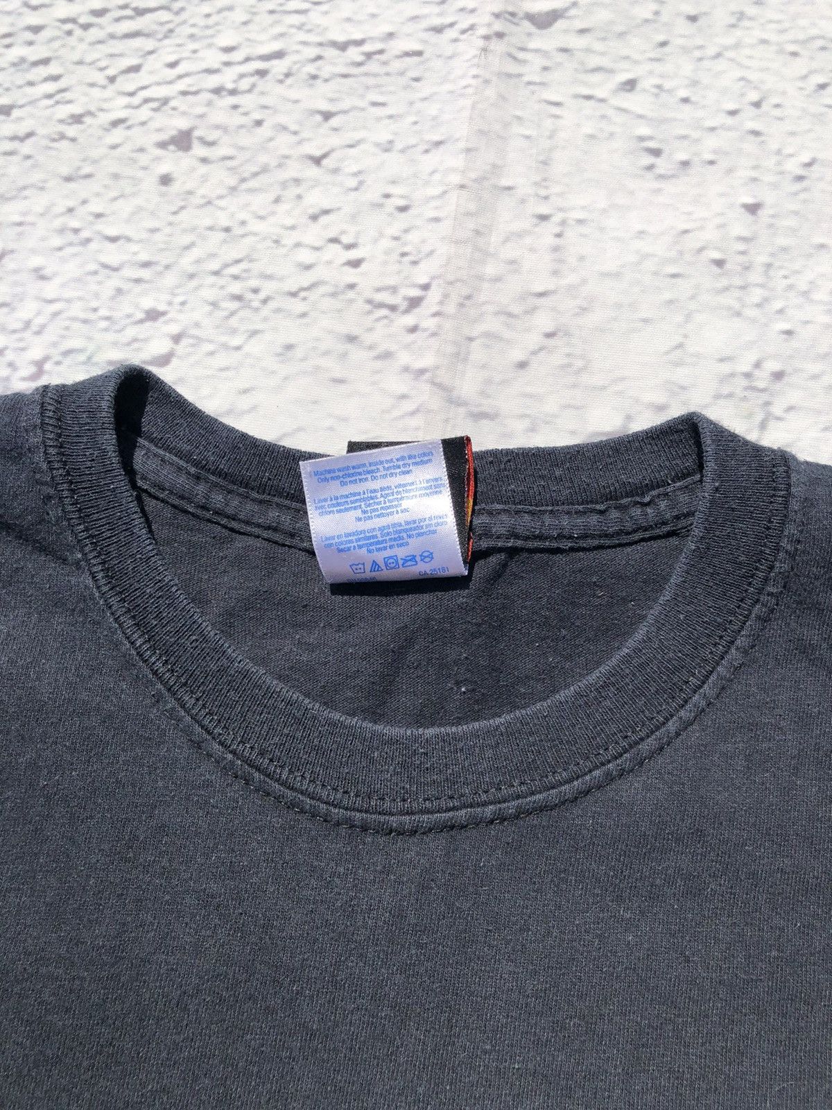 Band Tees Vintage 2005 Oliver! Muical Oliver Twist Charles Dickens Tee Size US S / EU 44-46 / 1 - 9 Thumbnail