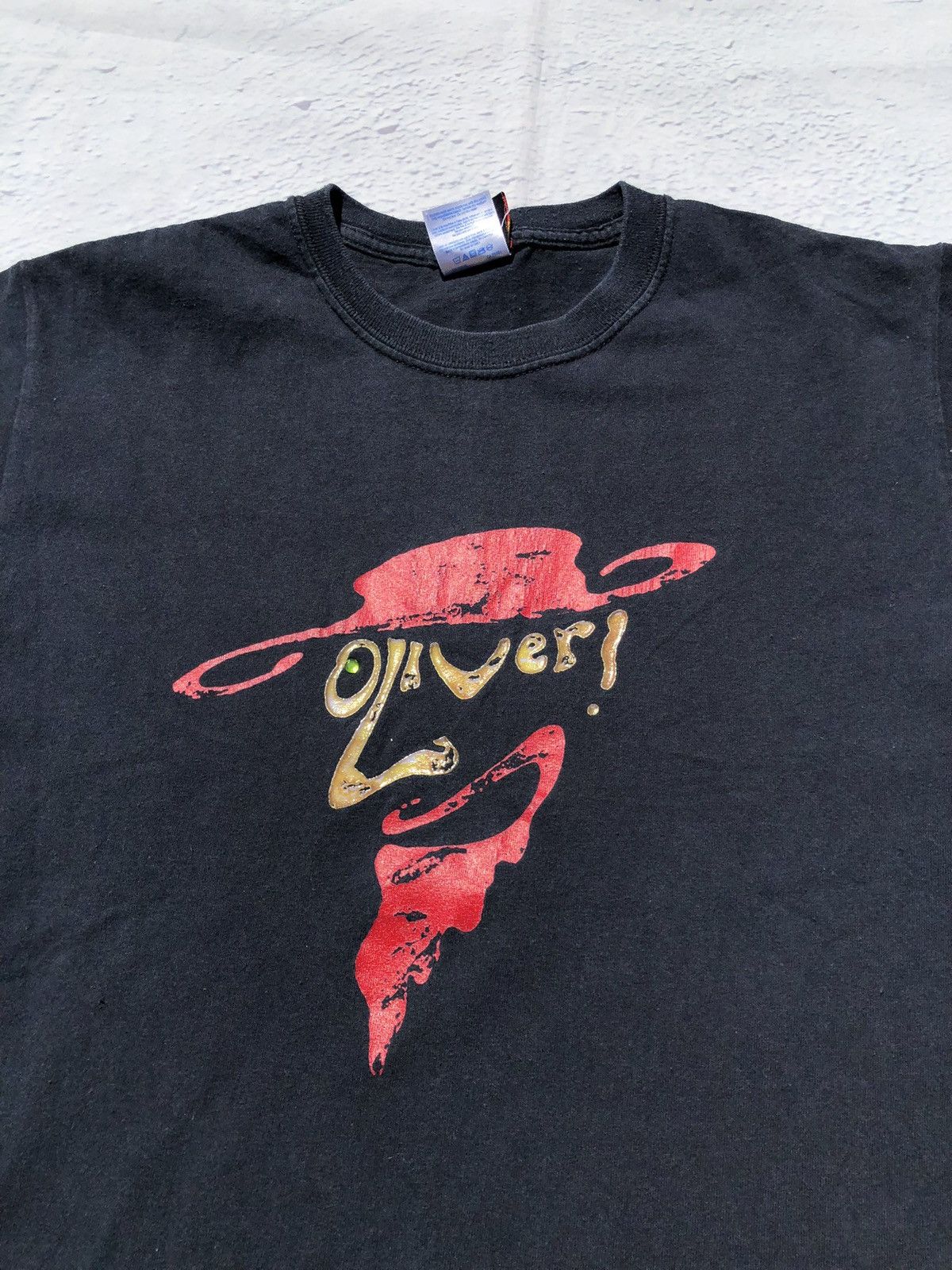 Band Tees Vintage 2005 Oliver! Muical Oliver Twist Charles Dickens Tee Size US S / EU 44-46 / 1 - 2 Thumbnail