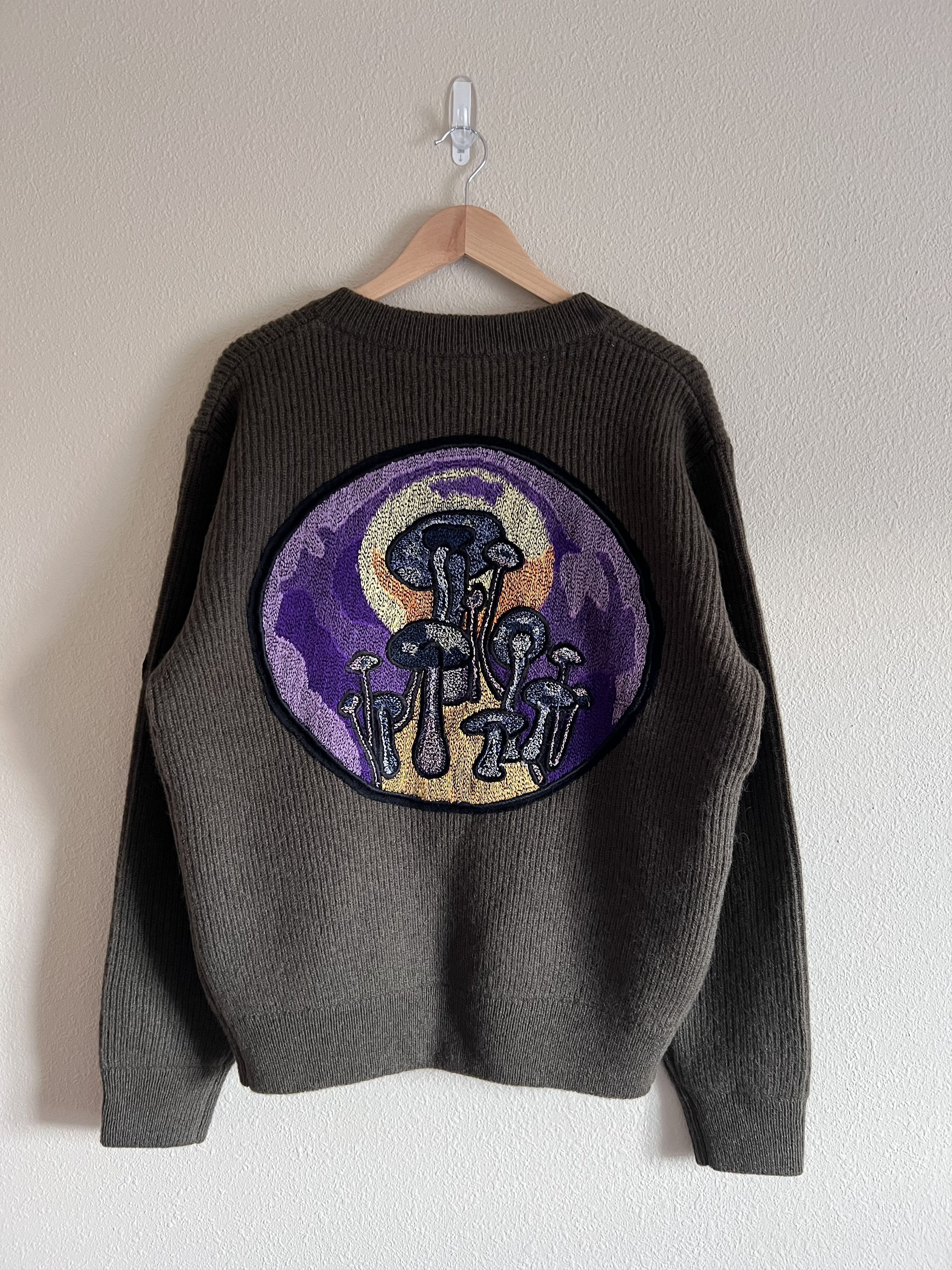 Dries Van Noten × Stussy Dries van Noten Stussy Badge V-Neck Sweater Size US XL / EU 56 / 4 - 6 Thumbnail