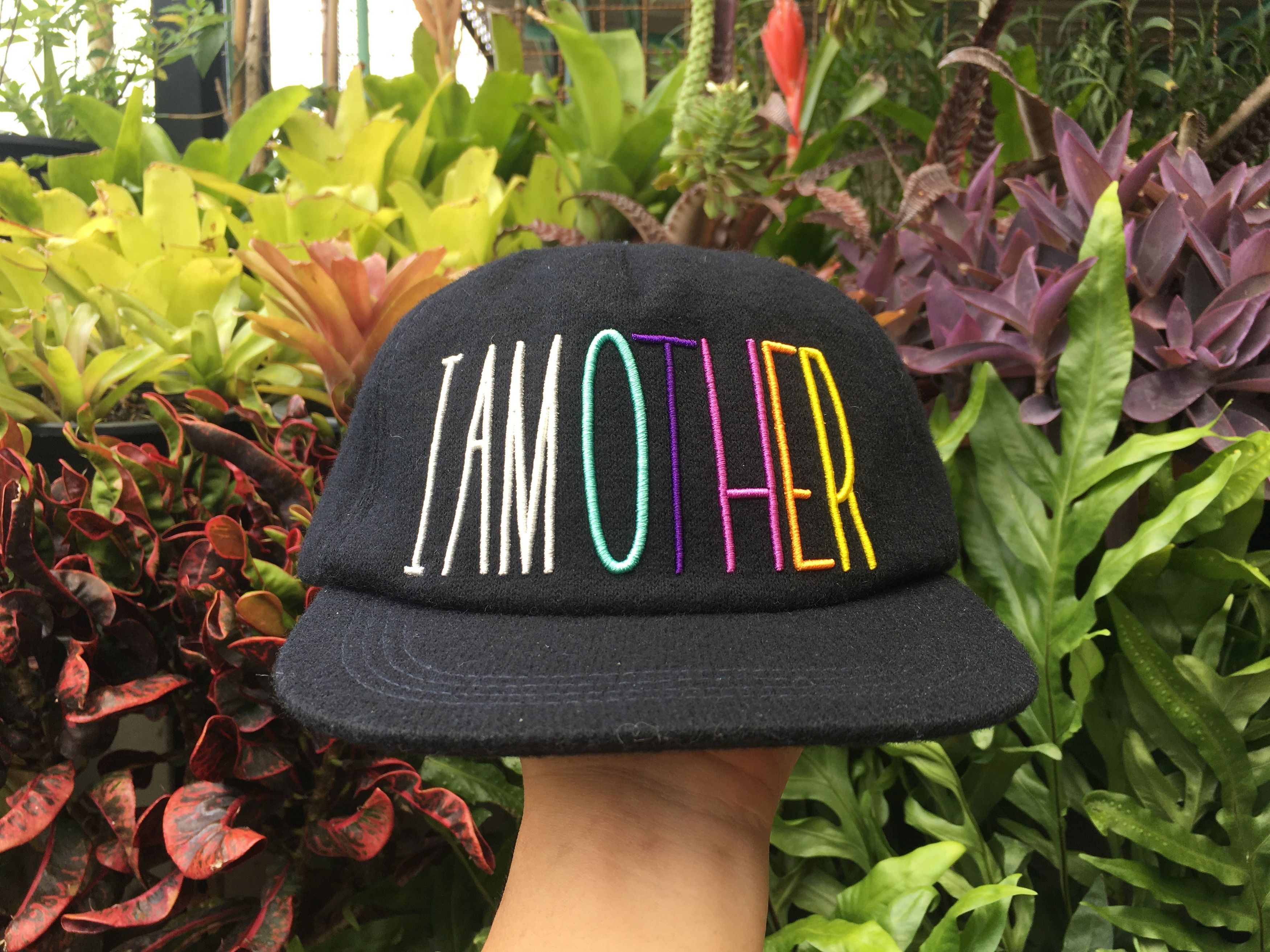 Pharrell × Uniqlo Uniqlo x Pharrell William Cap I Am Other Embroidered Size ONE SIZE - 2 Thumbnail