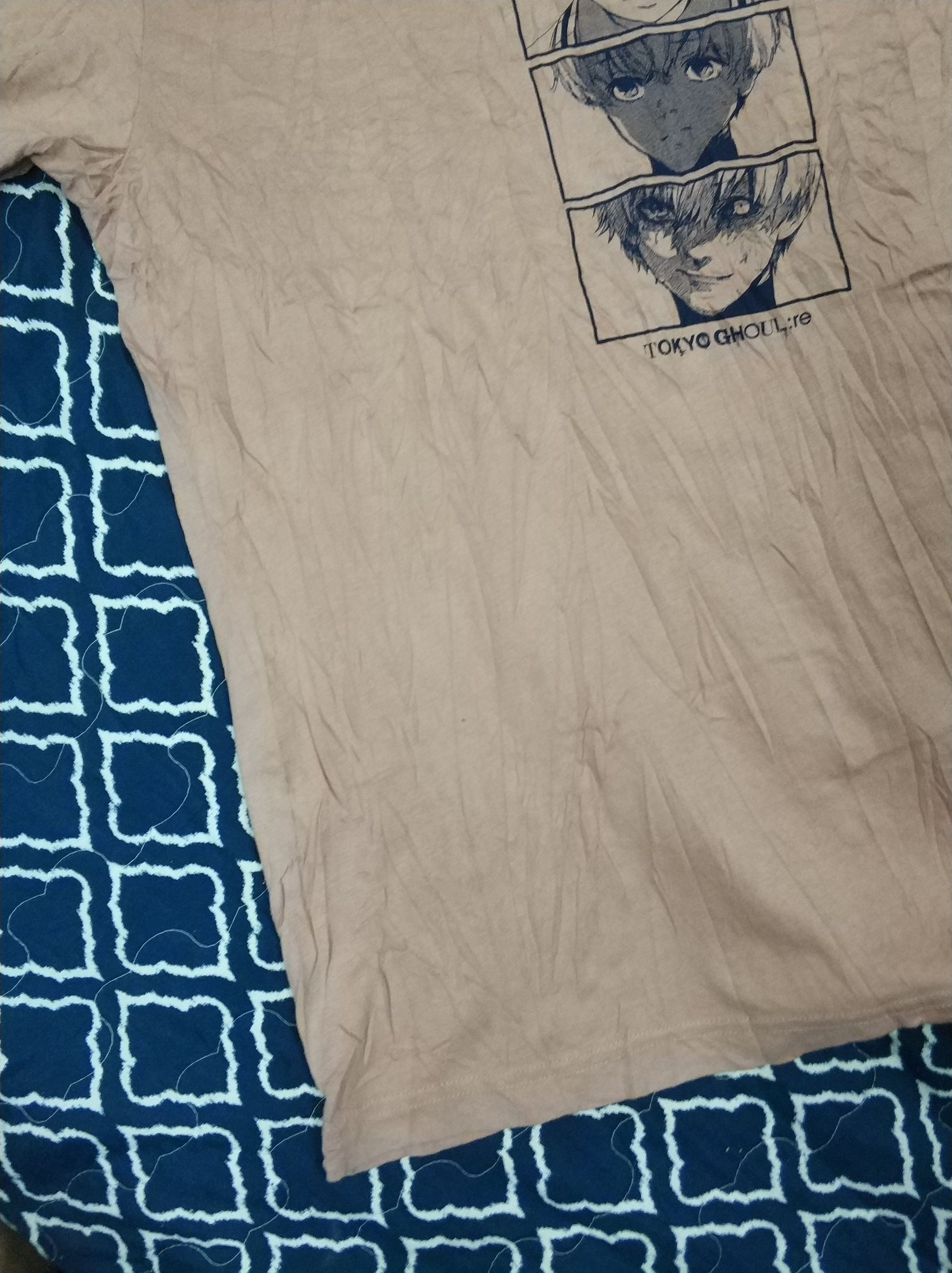 Anime 🔥Sun Faded Uniqlo x Tokyo Ghoul Anima Tees Size US M / EU 48-50 / 2 - 4 Thumbnail