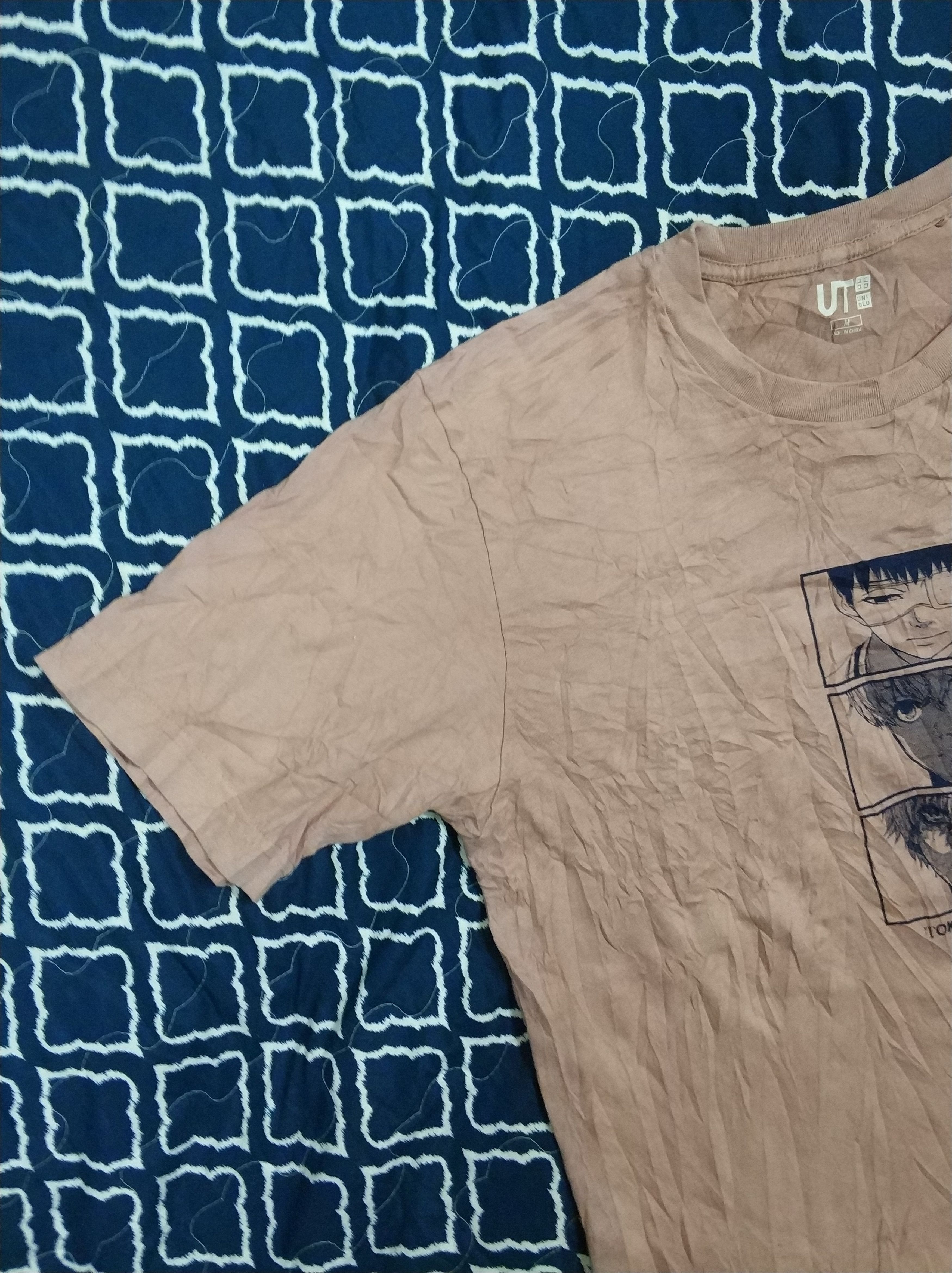 Anime 🔥Sun Faded Uniqlo x Tokyo Ghoul Anima Tees Size US M / EU 48-50 / 2 - 2 Thumbnail