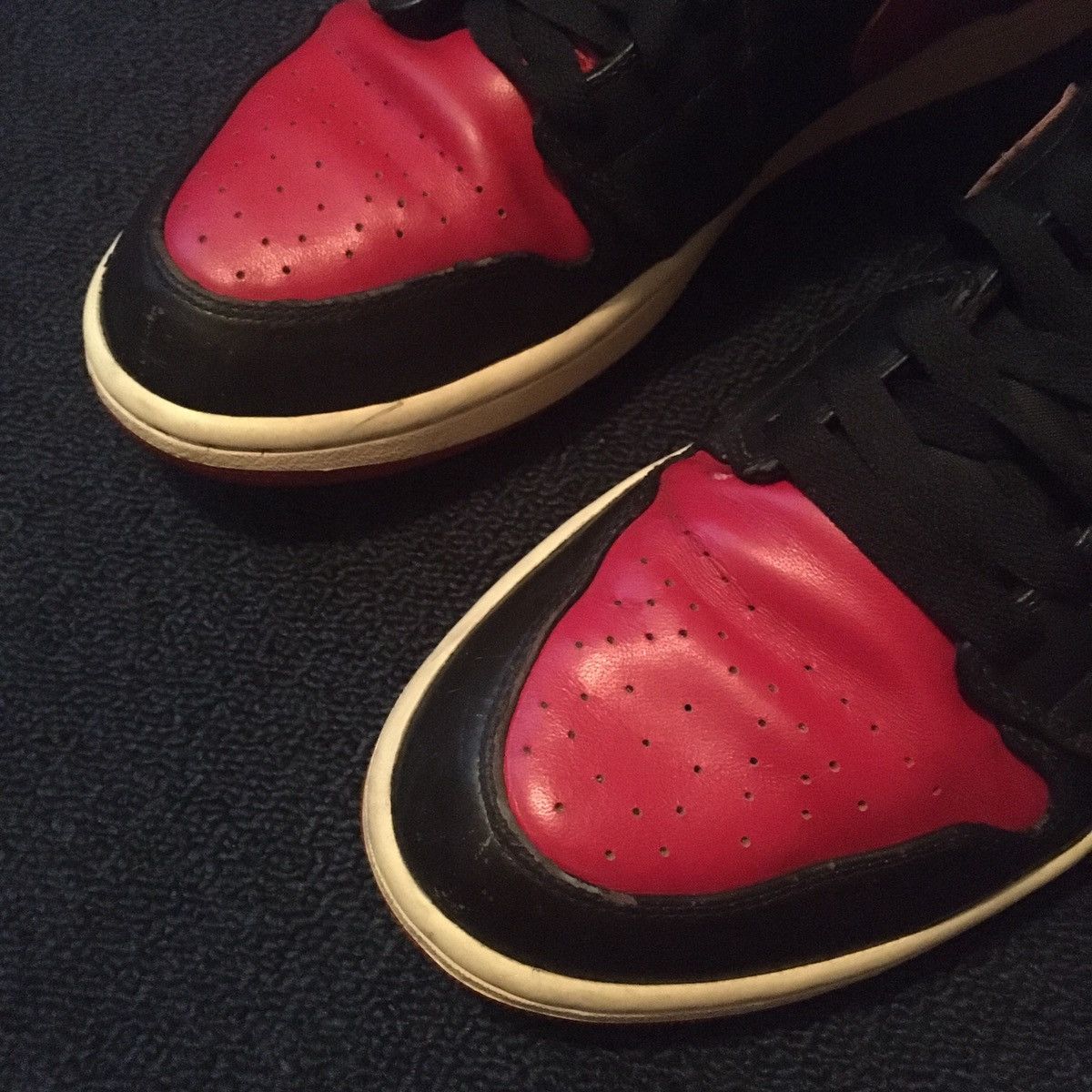Jordan Brand × Nike × Vintage Air Jordan 1 High Retro DMP Chicago Bulls 2009 Size US 11 / EU 44 - 7 Thumbnail