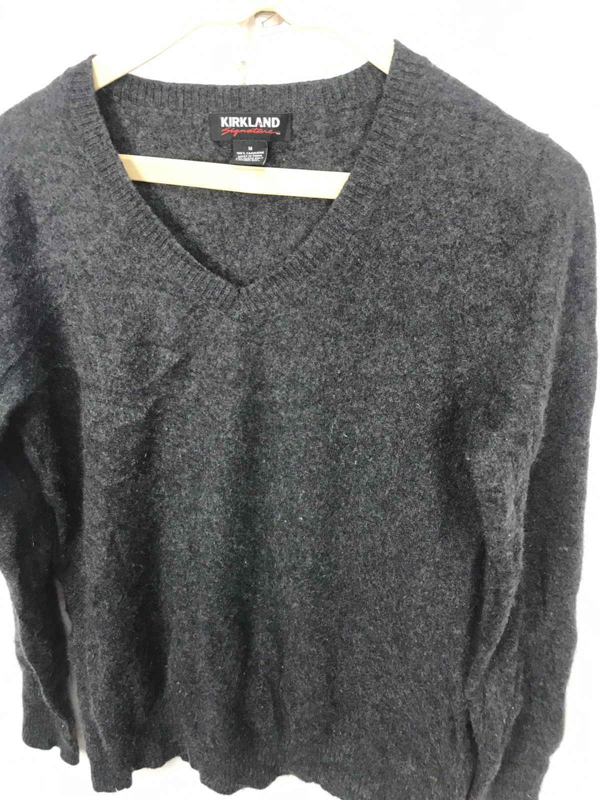 Kirkland Signature Kirkland signature cashmere vneck sweatshirt Size US S / EU 44-46 / 1 - 3 Thumbnail