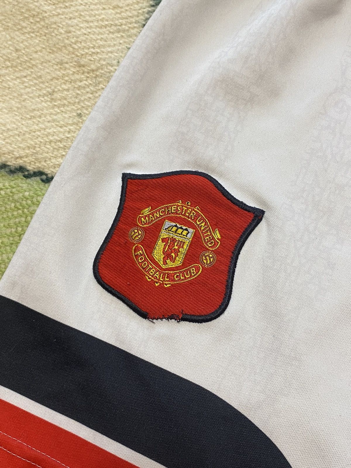 Umbro Vintage 90s Umbro shorts Manchester United soccer size S Size US 30 / EU 46 - 2 Thumbnail