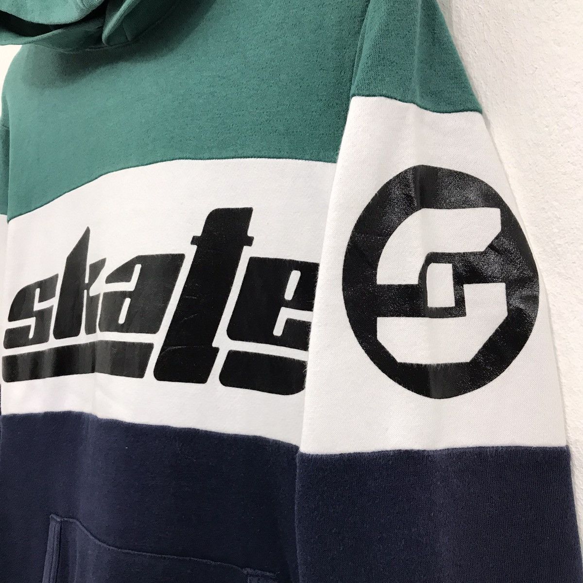 Japanese Brand Vintage Skate Hoodies Sweatshirt Big Logo Pullover Jumper Size US S / EU 44-46 / 1 - 4 Thumbnail