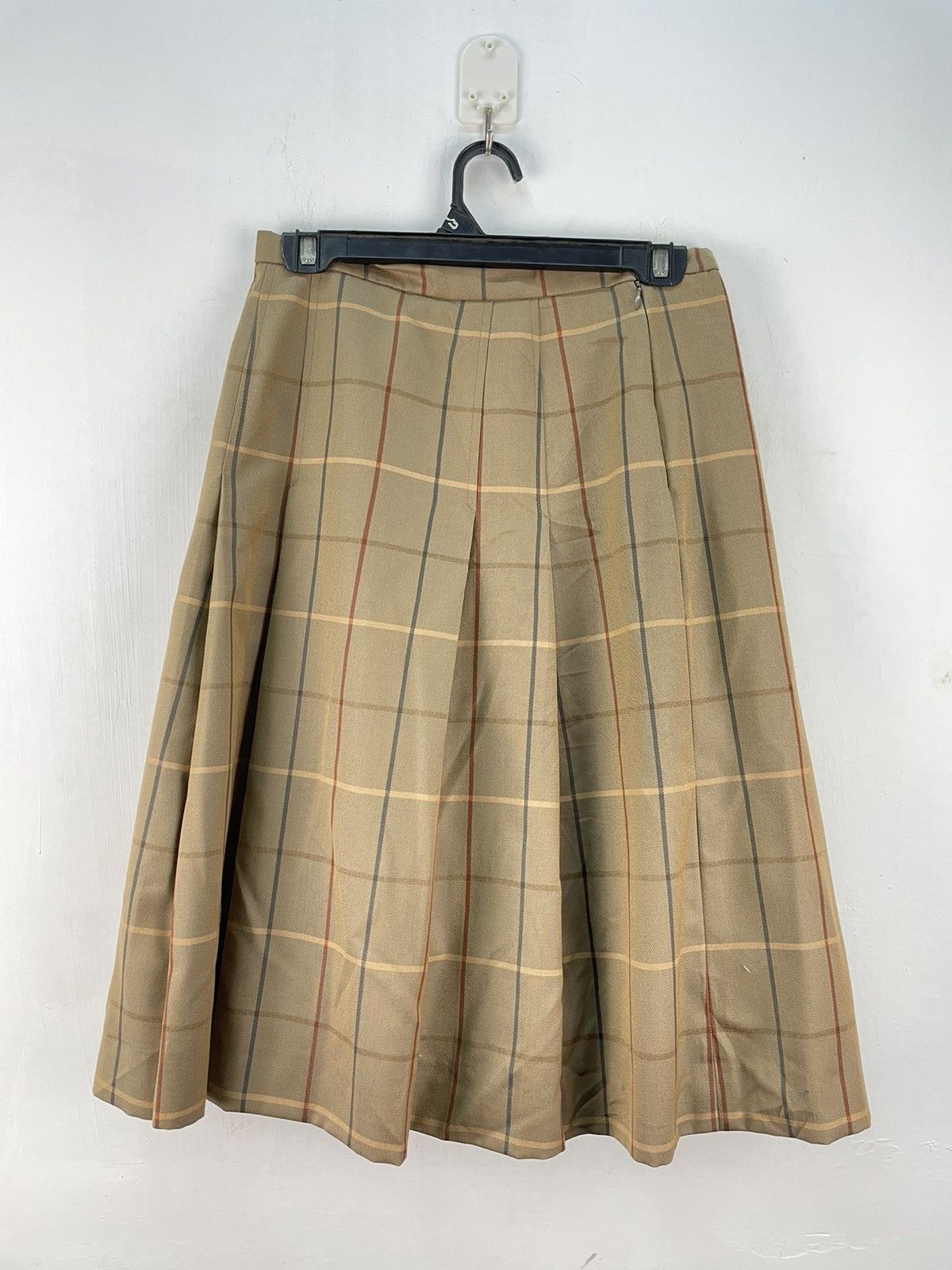 Burberry Vintage burberry skirt nova check plaid women waist 27 Size 27" / US 4 / IT 40 - 2 Thumbnail