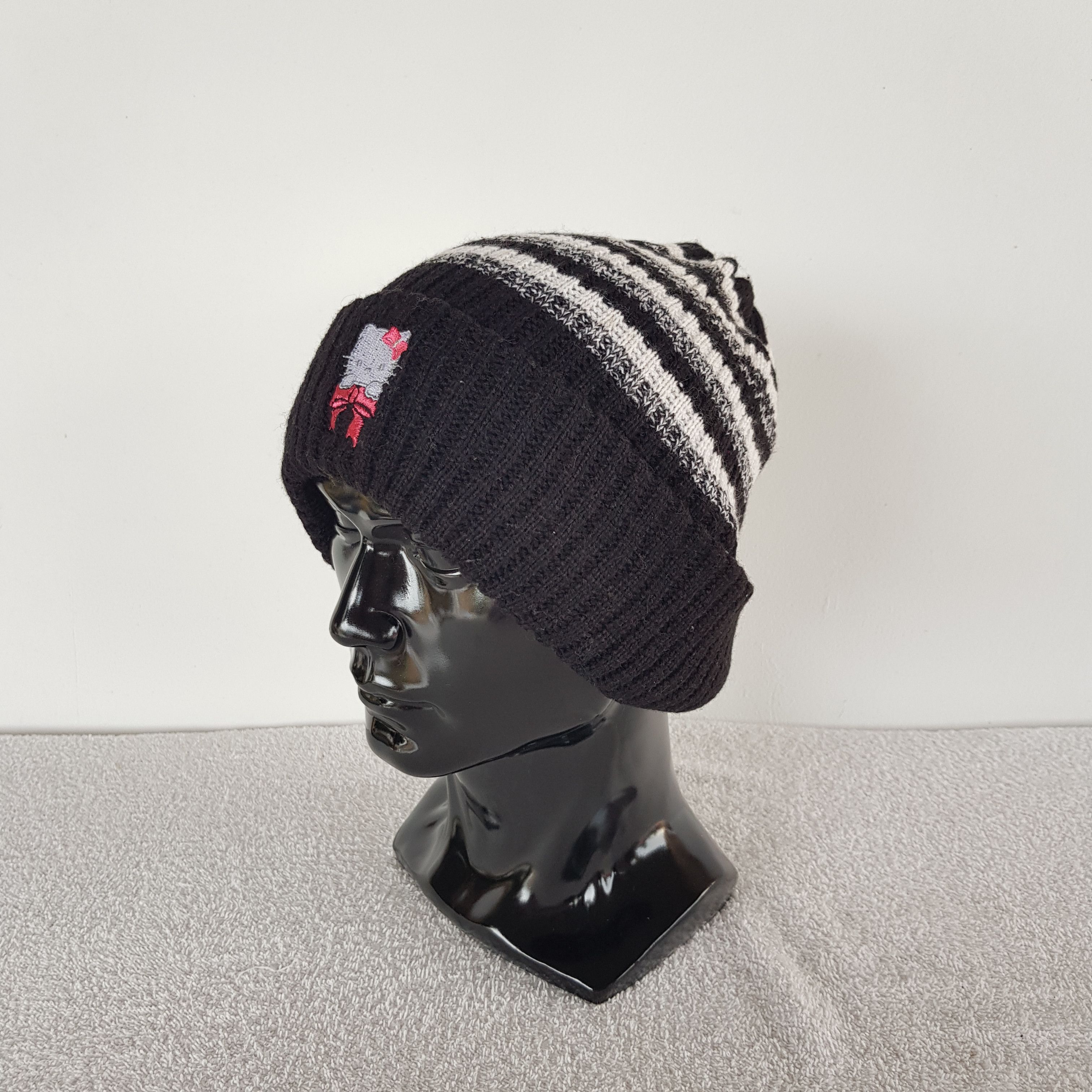 Japanese Brand × Vintage Japanese Cartoon Manga Beanie Snow Cap Hello Kitty Hats Size ONE SIZE - 2 Thumbnail