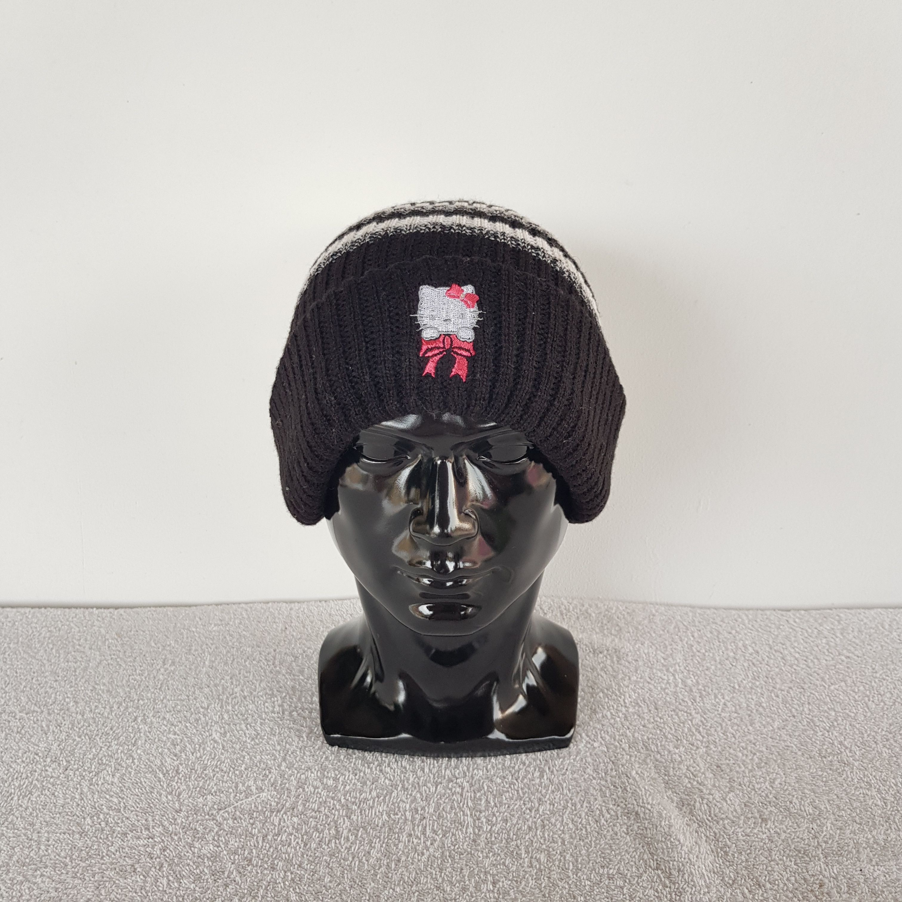 Japanese Brand × Vintage Japanese Cartoon Manga Beanie Snow Cap Hello Kitty Hats Size ONE SIZE - 1 Thumbnail