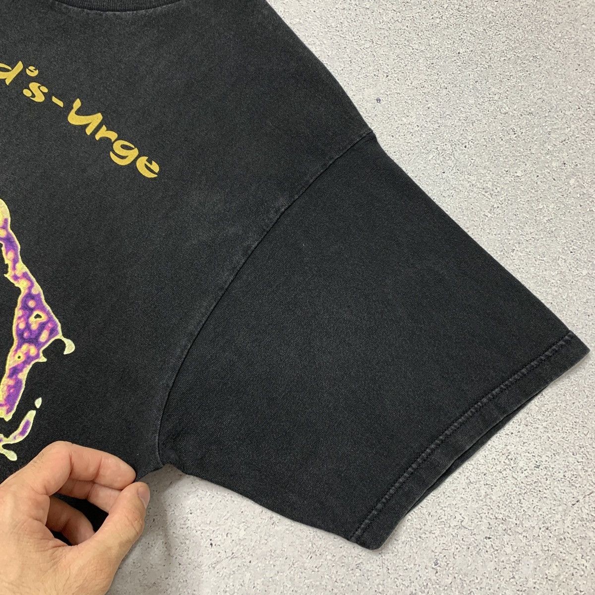 Band Tees Vintage 1996 Porno for Pyros “Good God's Urge” T-Shirt Size US XL / EU 56 / 4 - 10 Thumbnail