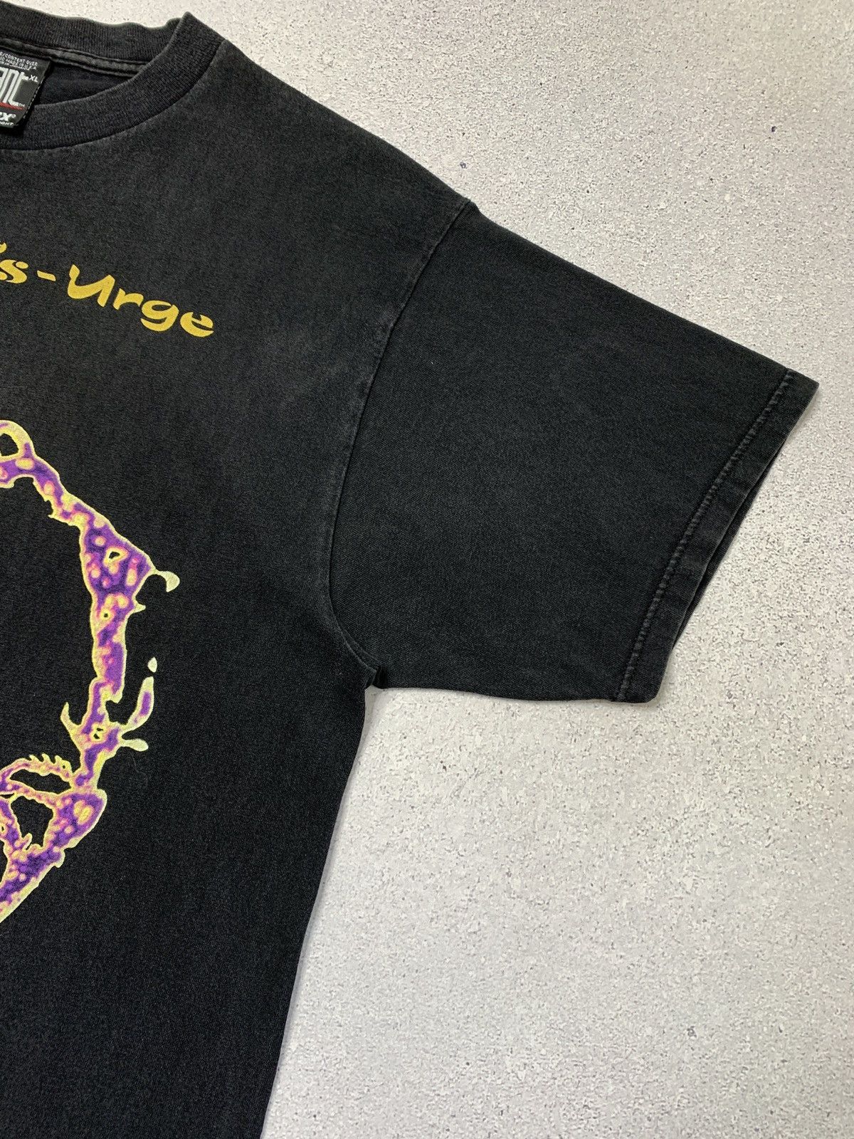 Band Tees Vintage 1996 Porno for Pyros “Good God's Urge” T-Shirt Size US XL / EU 56 / 4 - 9 Thumbnail