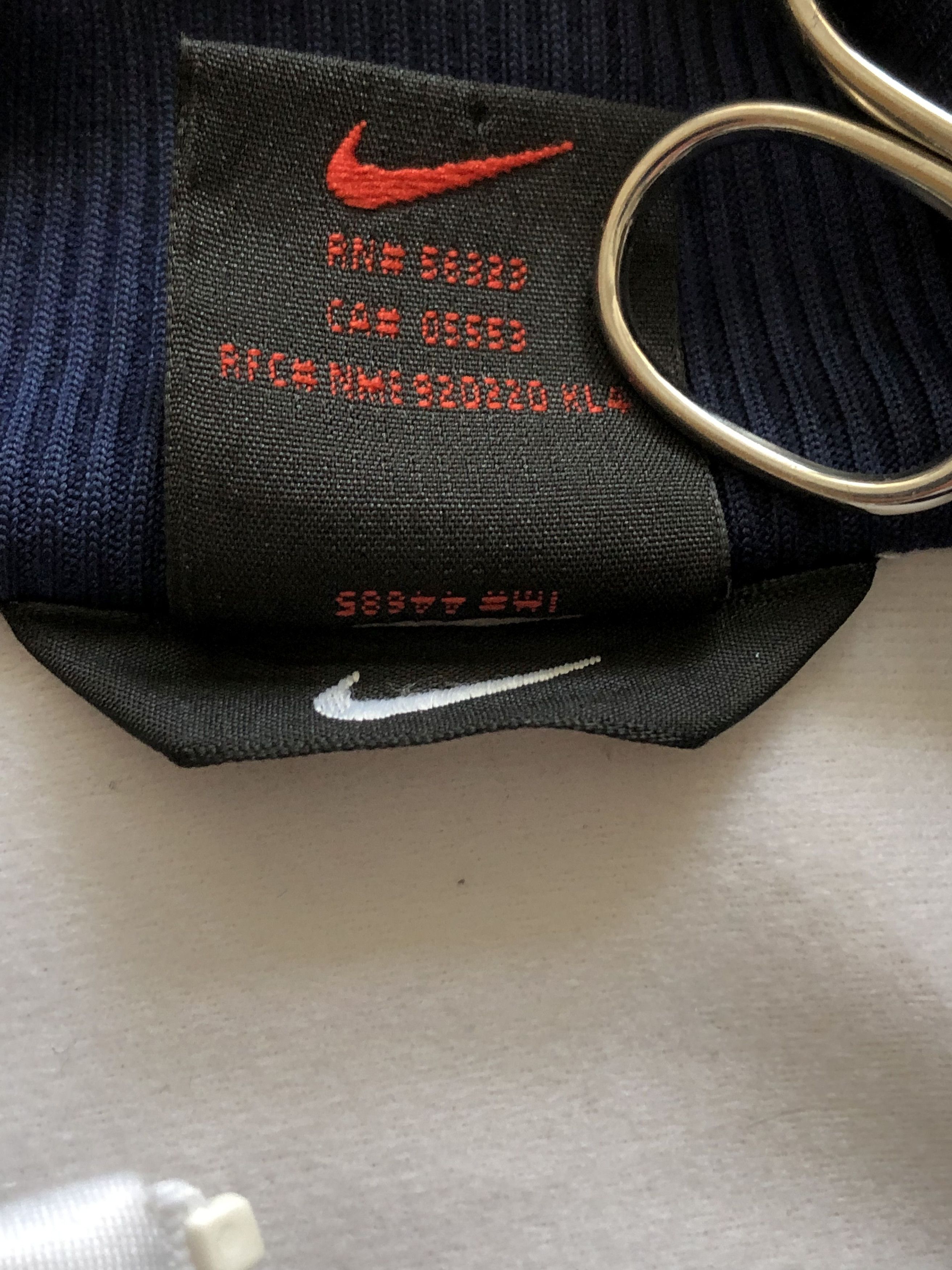 Nike Vintage Nike Sweatshirt White Rare Big Logo Swoosh Size US M / EU 48-50 / 2 - 4 Thumbnail