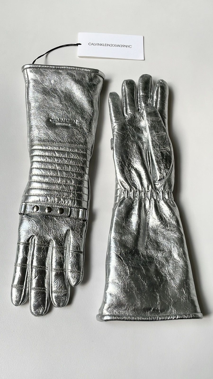 Calvin Klein 205W39NYC A/W 18 Silver Leather Astro Gloves Size ONE SIZE - 2 Thumbnail