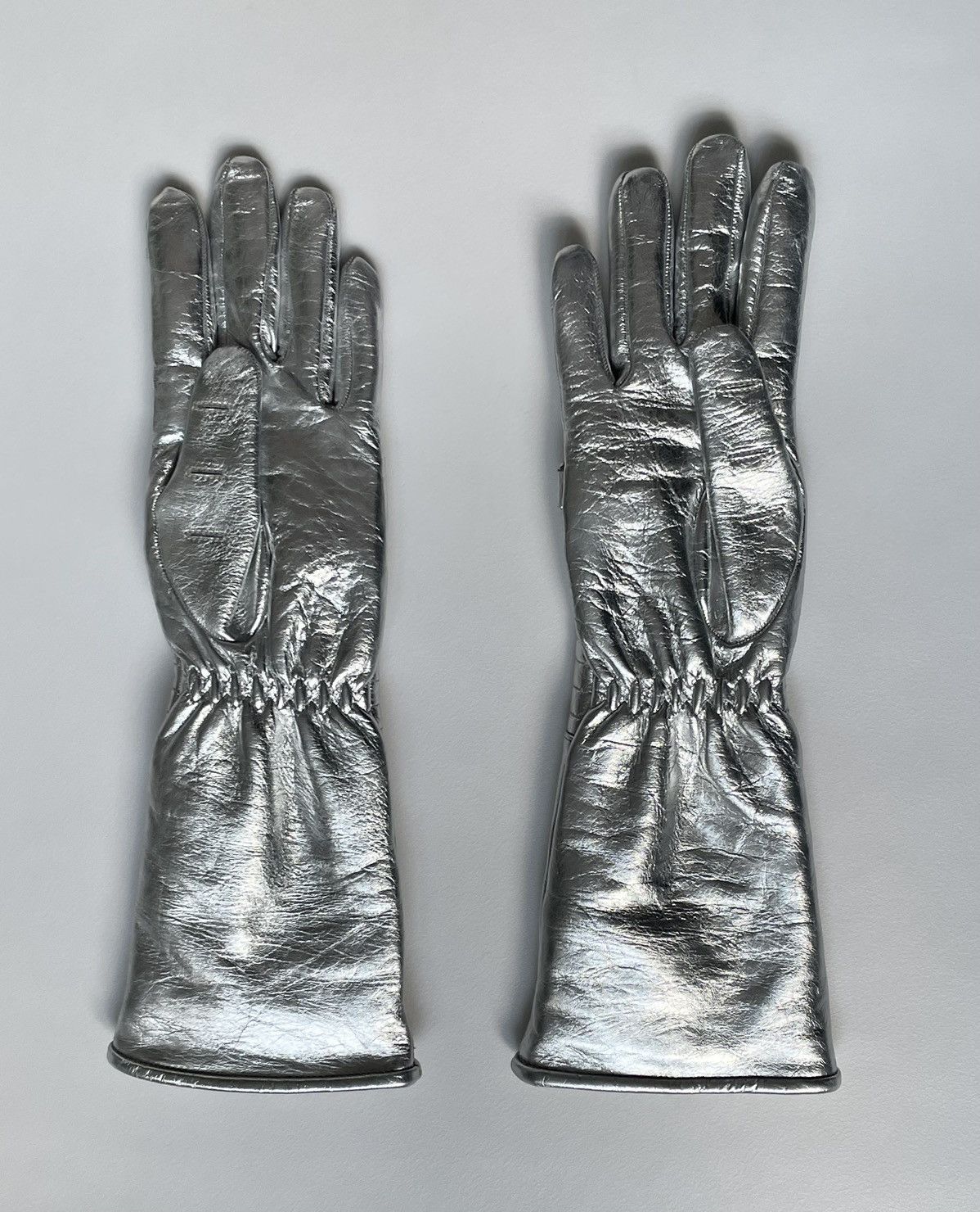 Calvin Klein 205W39NYC A/W 18 Silver Leather Astro Gloves Size ONE SIZE - 11 Thumbnail