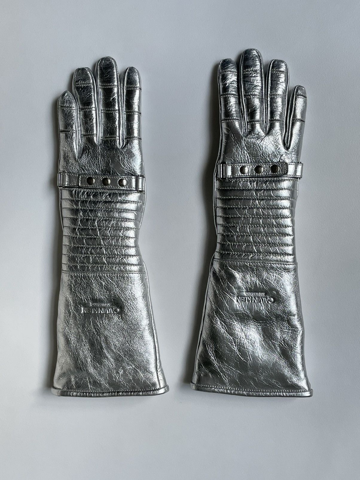Calvin Klein 205W39NYC A/W 18 Silver Leather Astro Gloves Size ONE SIZE - 6 Thumbnail