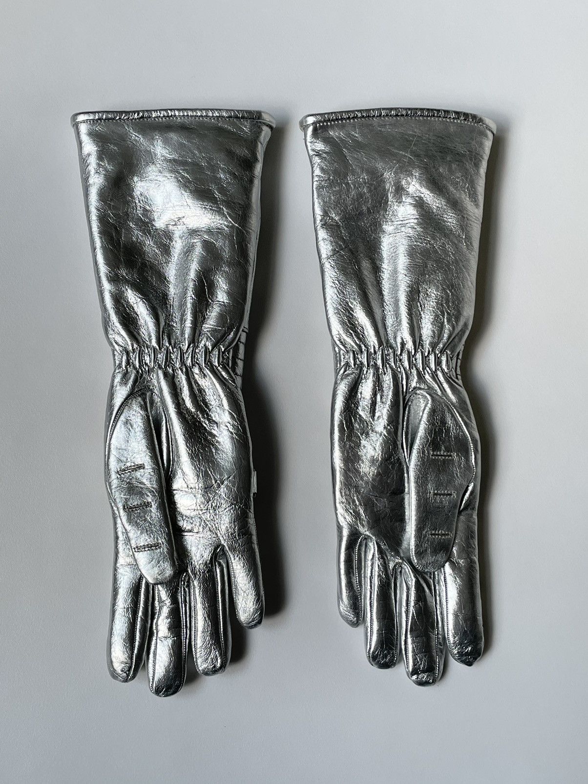 Calvin Klein 205W39NYC A/W 18 Silver Leather Astro Gloves Size ONE SIZE - 10 Thumbnail