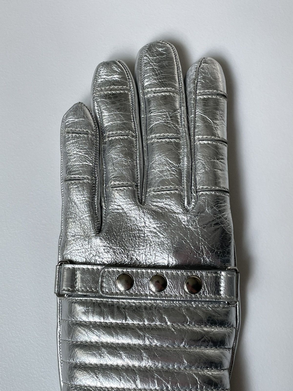Calvin Klein 205W39NYC A/W 18 Silver Leather Astro Gloves Size ONE SIZE - 8 Thumbnail