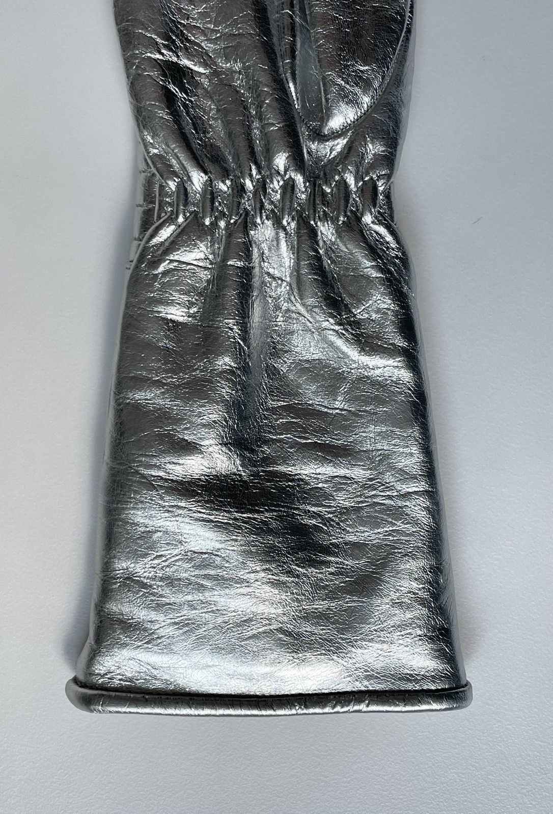 Calvin Klein 205W39NYC A/W 18 Silver Leather Astro Gloves Size ONE SIZE - 13 Thumbnail