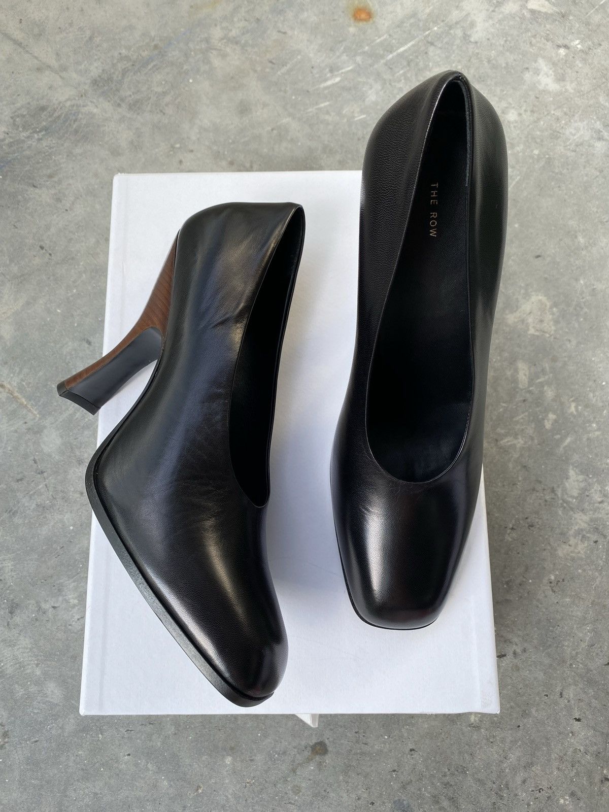The Row EU 38 The Row Leather Jade Pumps Size US 8 / IT 38 - 6 Thumbnail