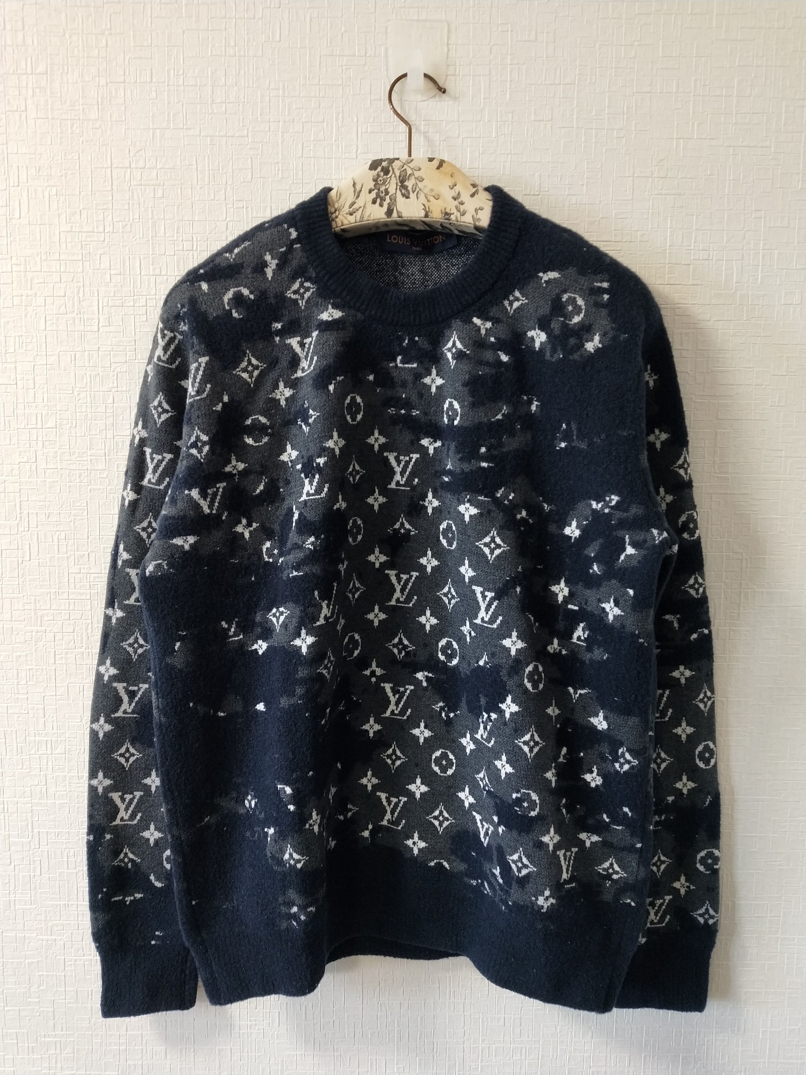 Louis Vuitton Distressed Monogram Flock Sweater Size US L / EU 52-54 / 3 - 1 Thumbnail