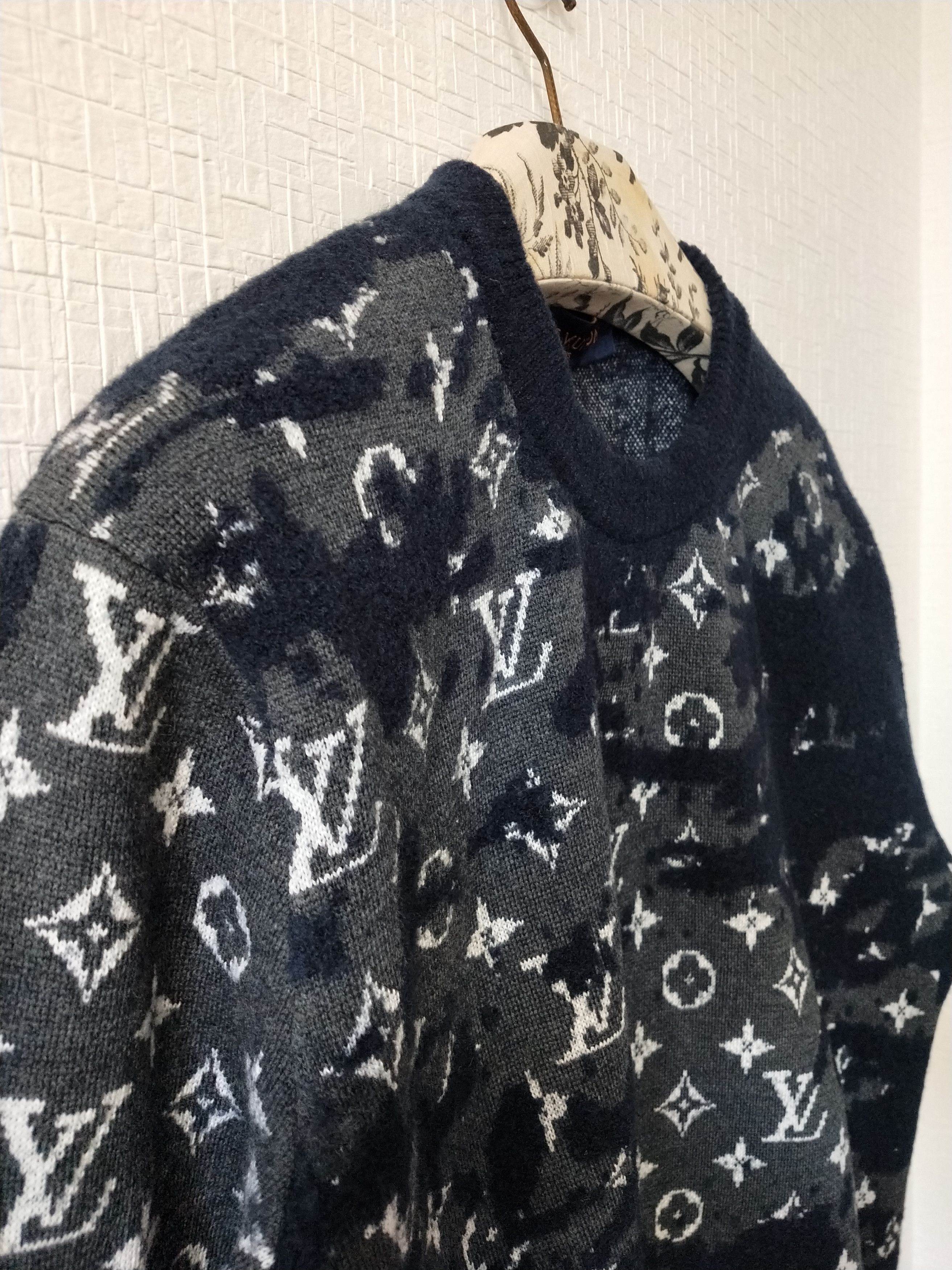 Louis Vuitton Distressed Monogram Flock Sweater Size US L / EU 52-54 / 3 - 3 Thumbnail
