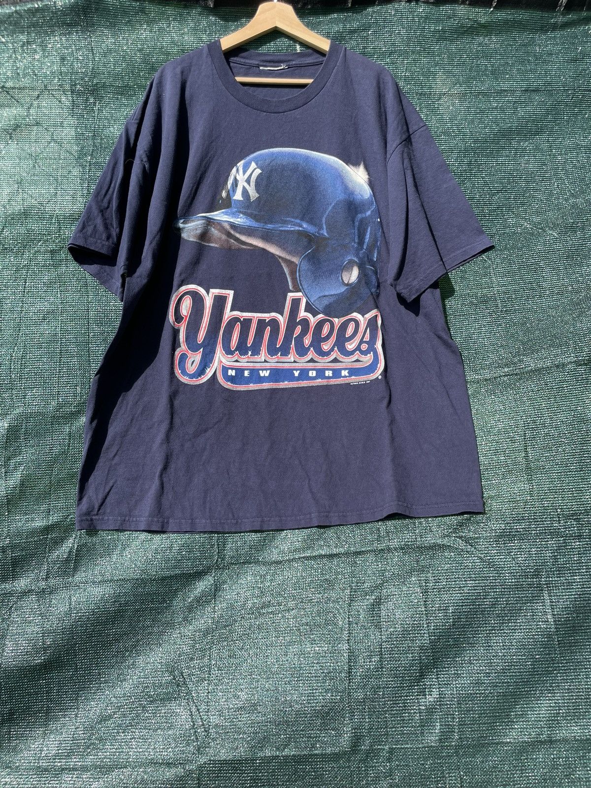 Vintage 90’s Yankees tee  🌟