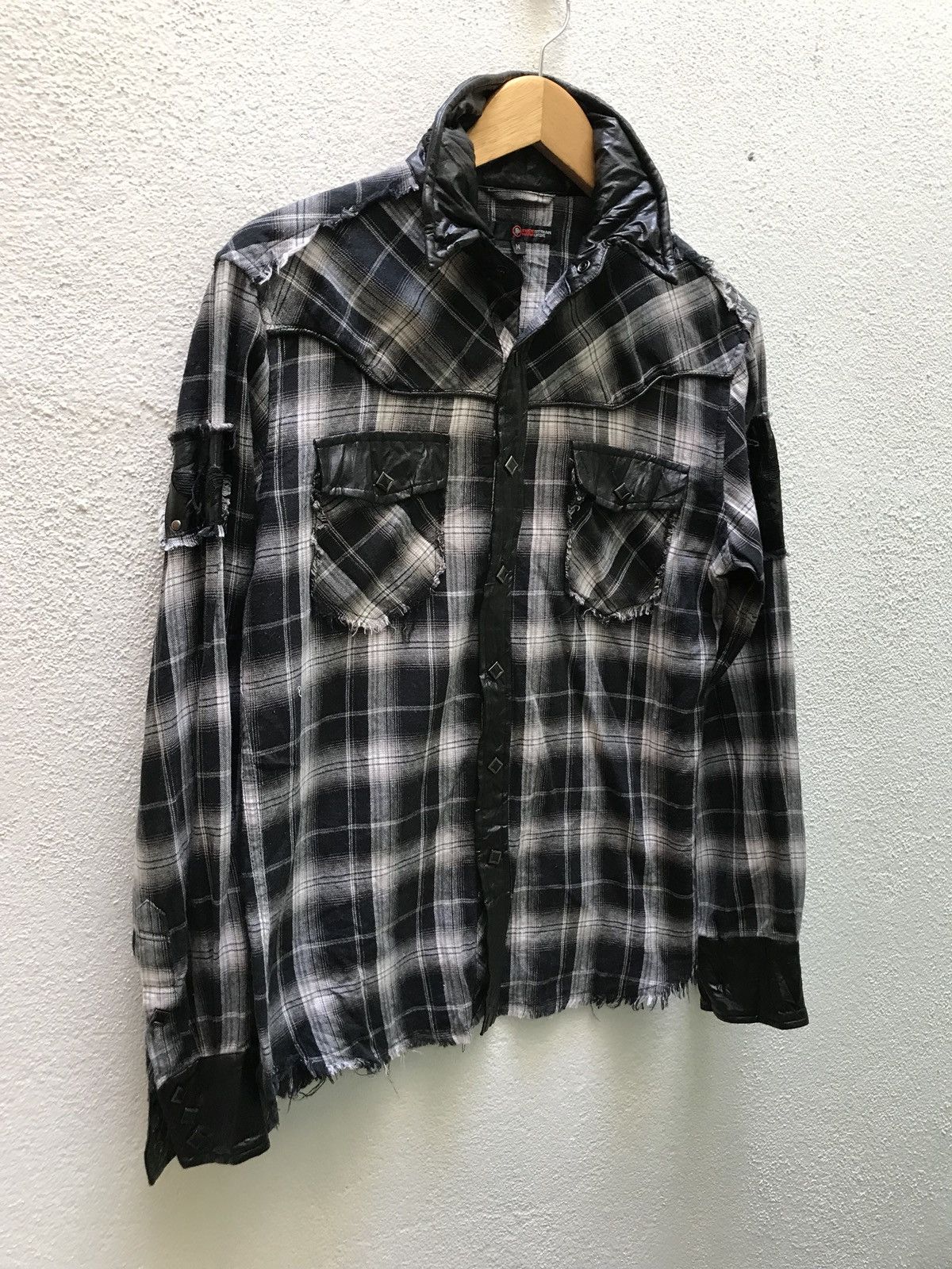 Japanese Brand 🔥Pedestrian Paradise Checker Disstressed Snap Button Shirts Size US S / EU 44-46 / 1 - 3 Thumbnail
