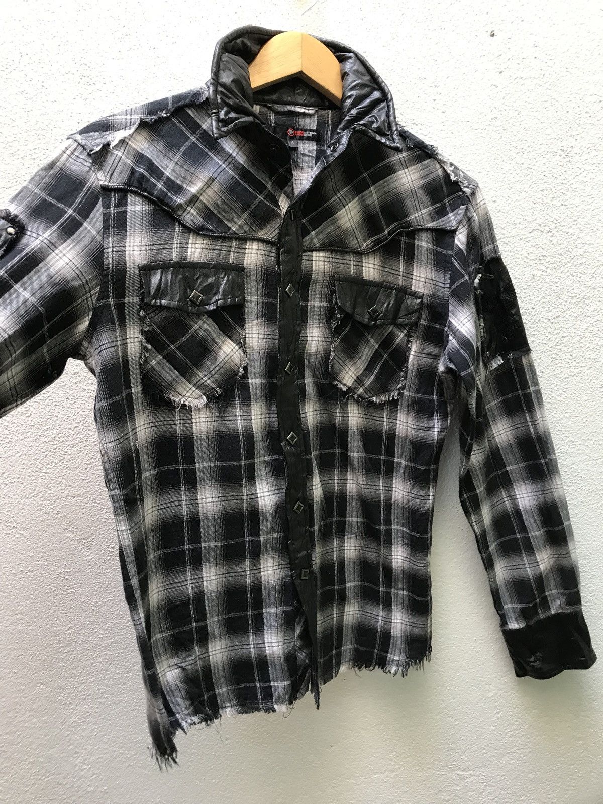 Japanese Brand 🔥Pedestrian Paradise Checker Disstressed Snap Button Shirts Size US S / EU 44-46 / 1 - 4 Thumbnail