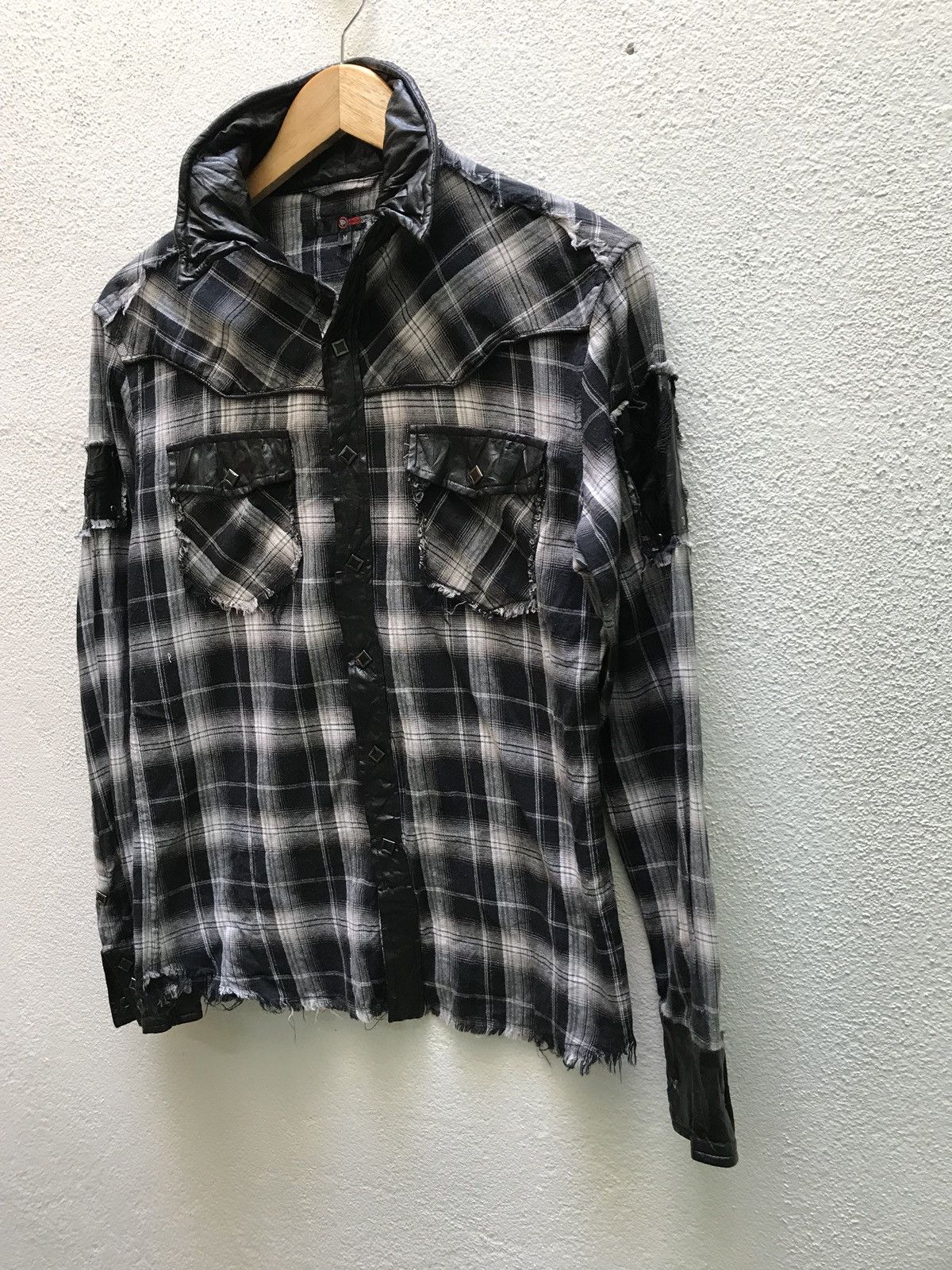 Japanese Brand 🔥Pedestrian Paradise Checker Disstressed Snap Button Shirts Size US S / EU 44-46 / 1 - 2 Thumbnail