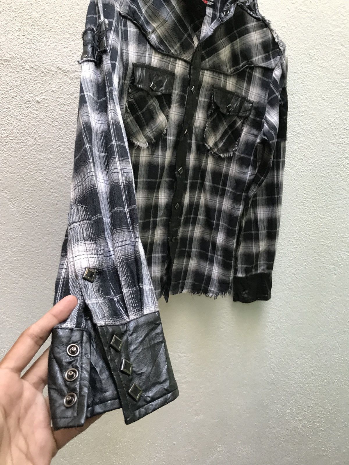 Japanese Brand 🔥Pedestrian Paradise Checker Disstressed Snap Button Shirts Size US S / EU 44-46 / 1 - 6 Thumbnail