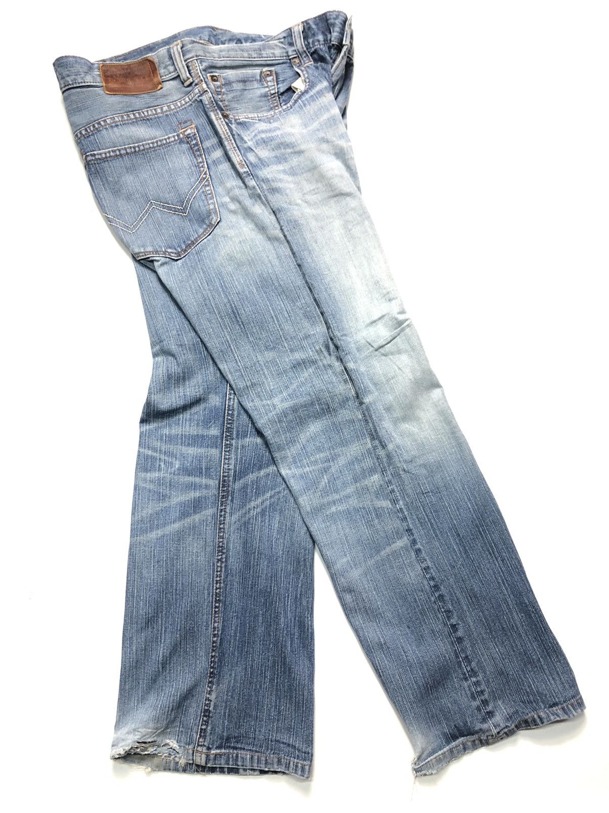 Edwin × Vintage VINTAGE EDWIN LEATHER PATCH DISTRESSED BLUE WASH DENIM Size US 36 / EU 52 - 14 Thumbnail