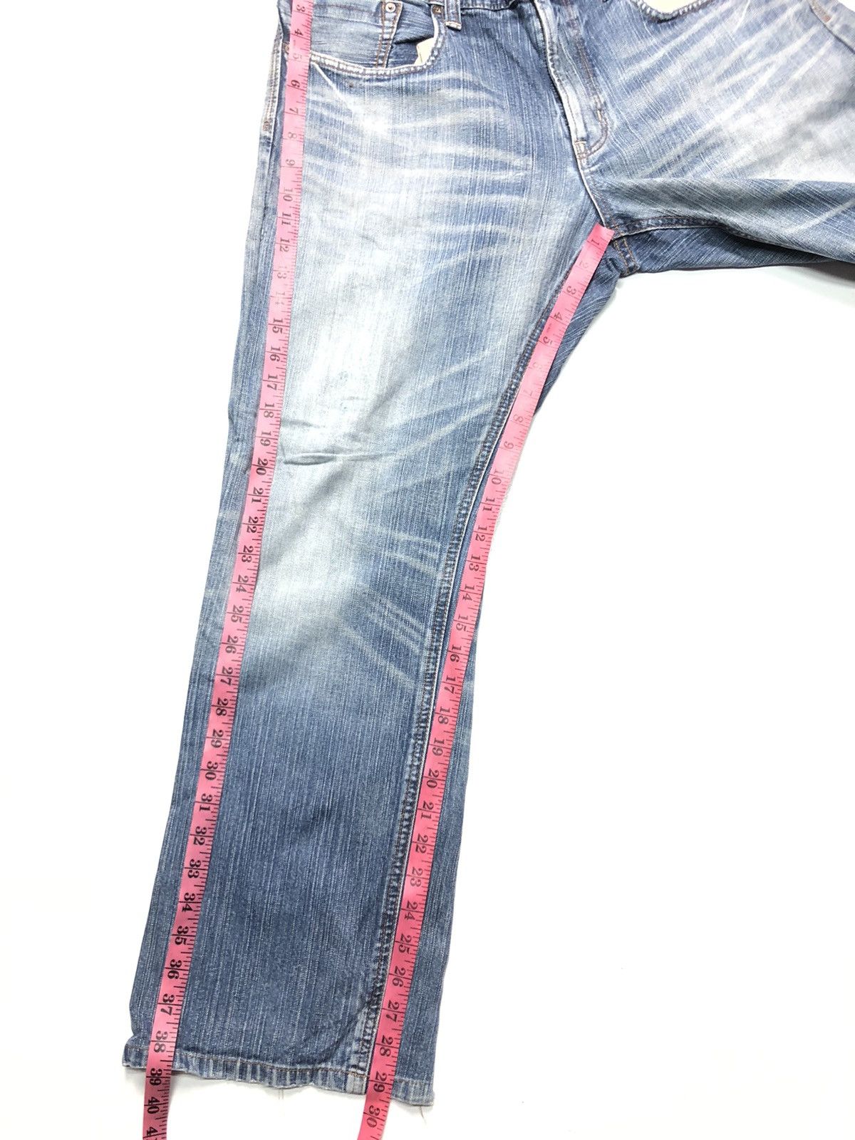 Edwin × Vintage VINTAGE EDWIN LEATHER PATCH DISTRESSED BLUE WASH DENIM Size US 36 / EU 52 - 16 Thumbnail