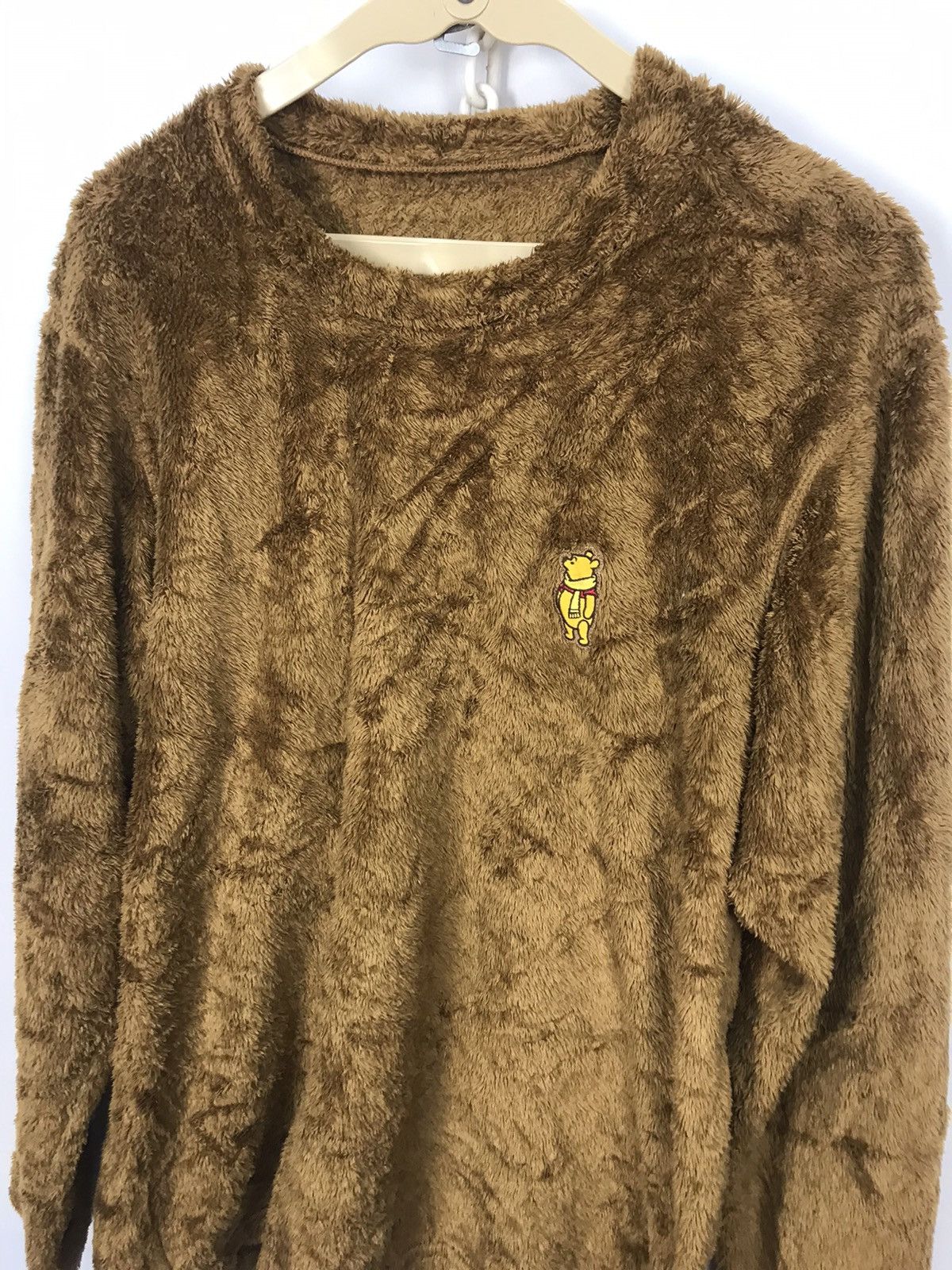 Disney × Uniqlo Disney x Uniqlo Pooh fleece long sleeve shirt Size US M / EU 48-50 / 2 - 3 Thumbnail