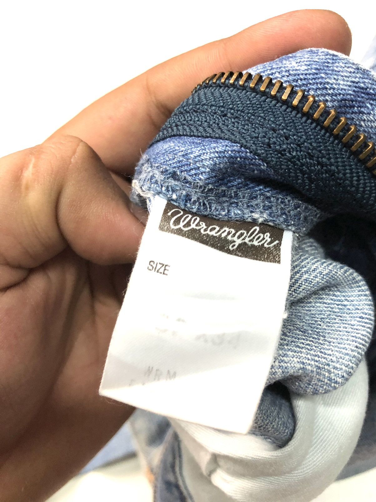 Edwin × Vintage VINTAGE EDWIN BLUE WASH DISSTRESSED DENIM Size US 32 / EU 48 - 8 Thumbnail