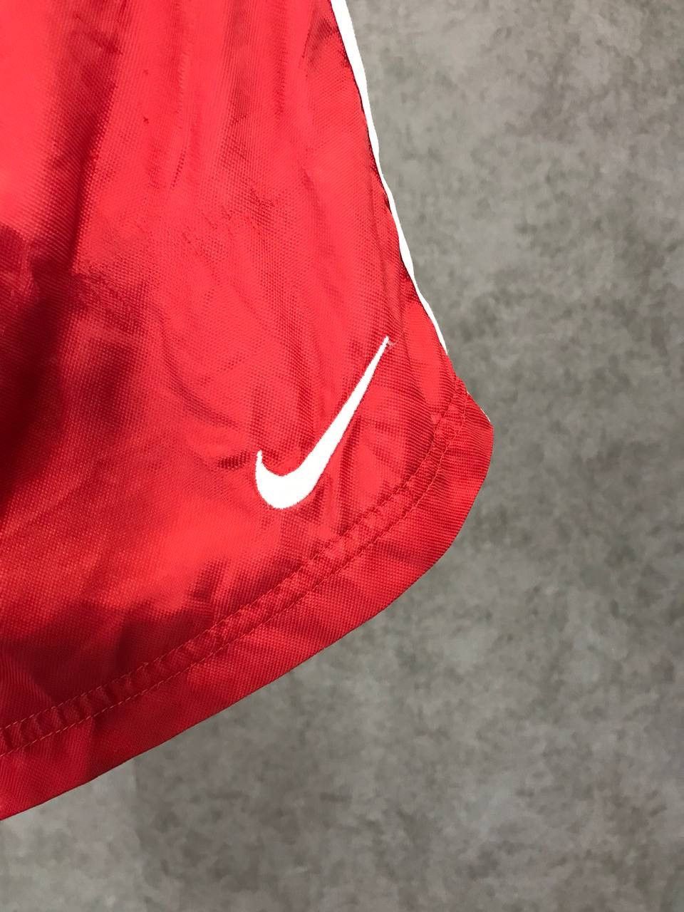 Nike Nike swoosh streetwear sportwear vintage nylon shorts Size US 34 / EU 50 - 3 Thumbnail