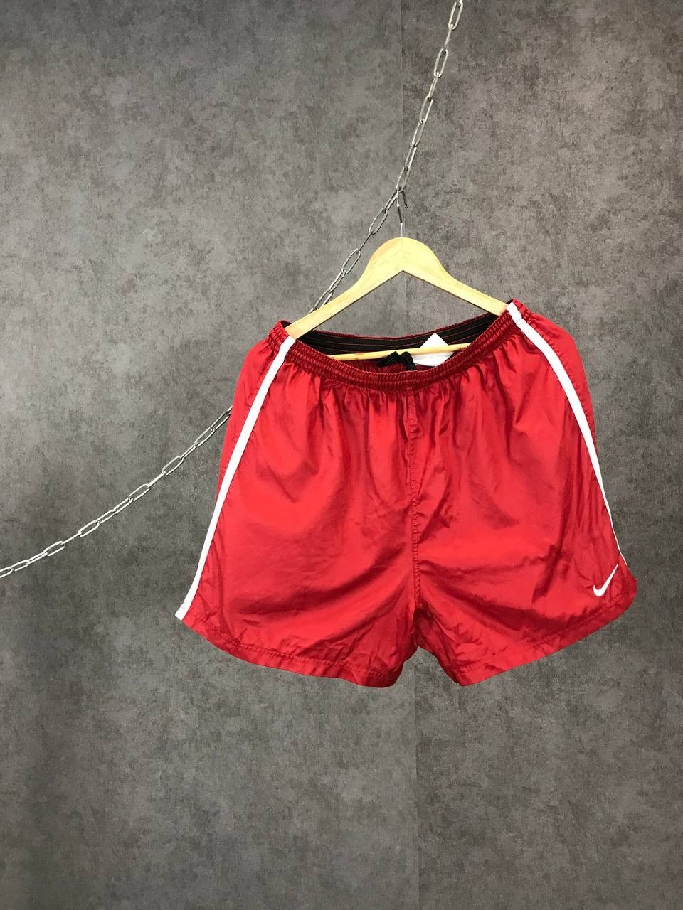 Nike Nike swoosh streetwear sportwear vintage nylon shorts Size US 34 / EU 50 - 1 Thumbnail