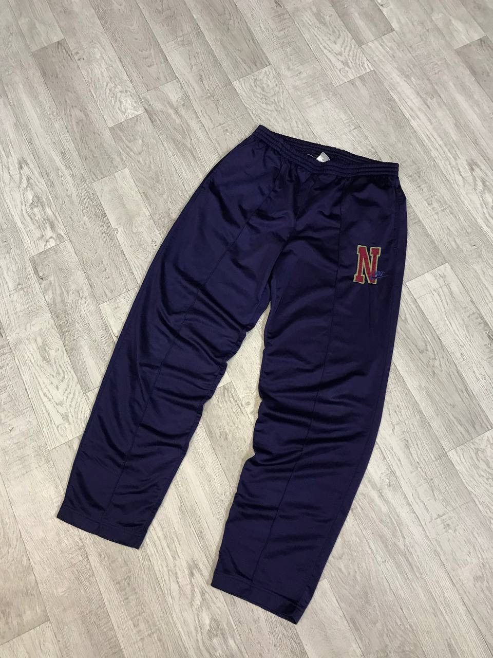 Nike Nike swoosh streetwear vintage sweatpants Size US 32 / EU 48 - 1 Thumbnail