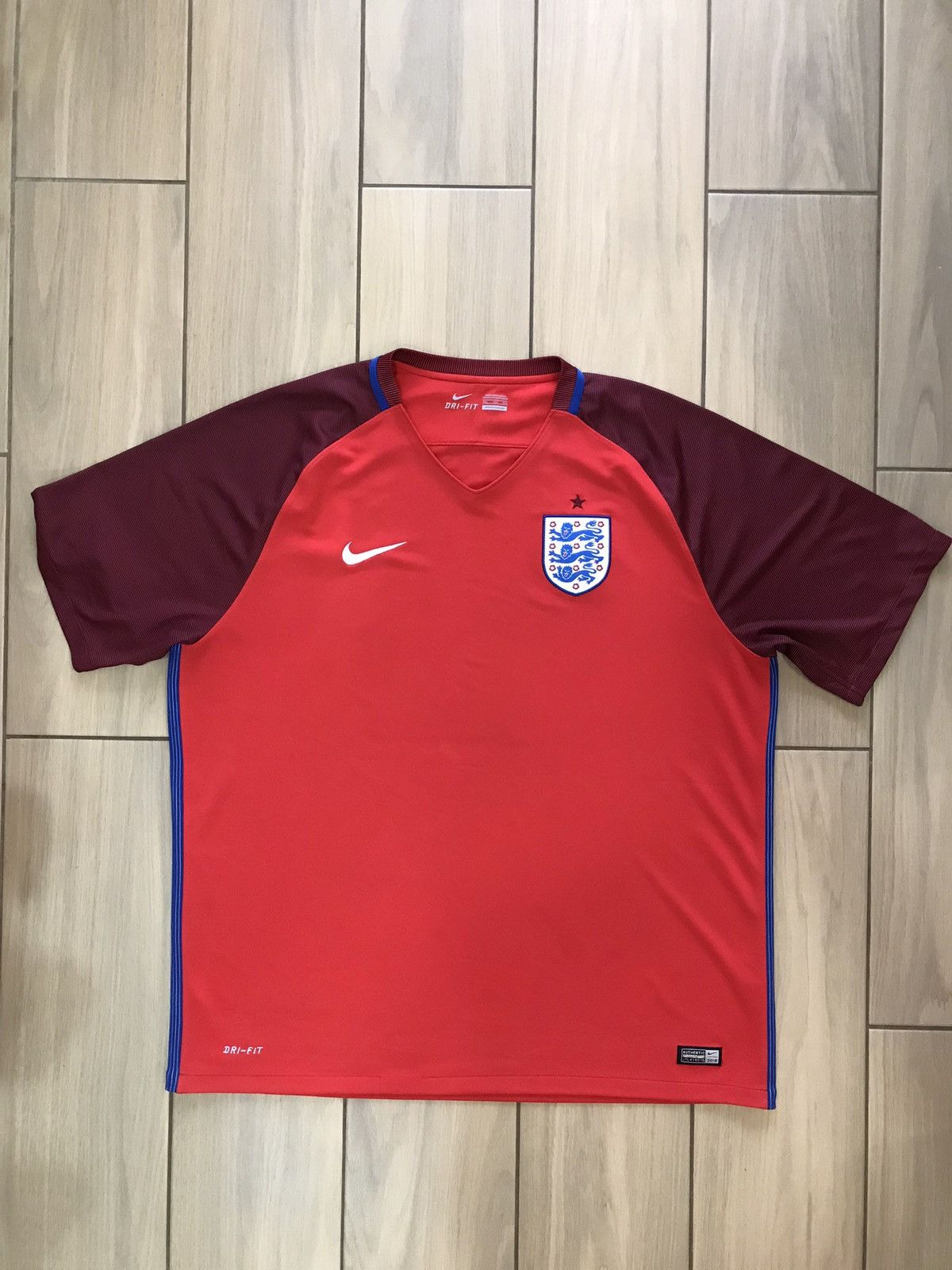 Nike ENGLAND 2016 2017 AWAY SHIRT FOOTBALL SOCCER JERSEY NIKE Size US XXL / EU 58 / 5 - 2 Thumbnail