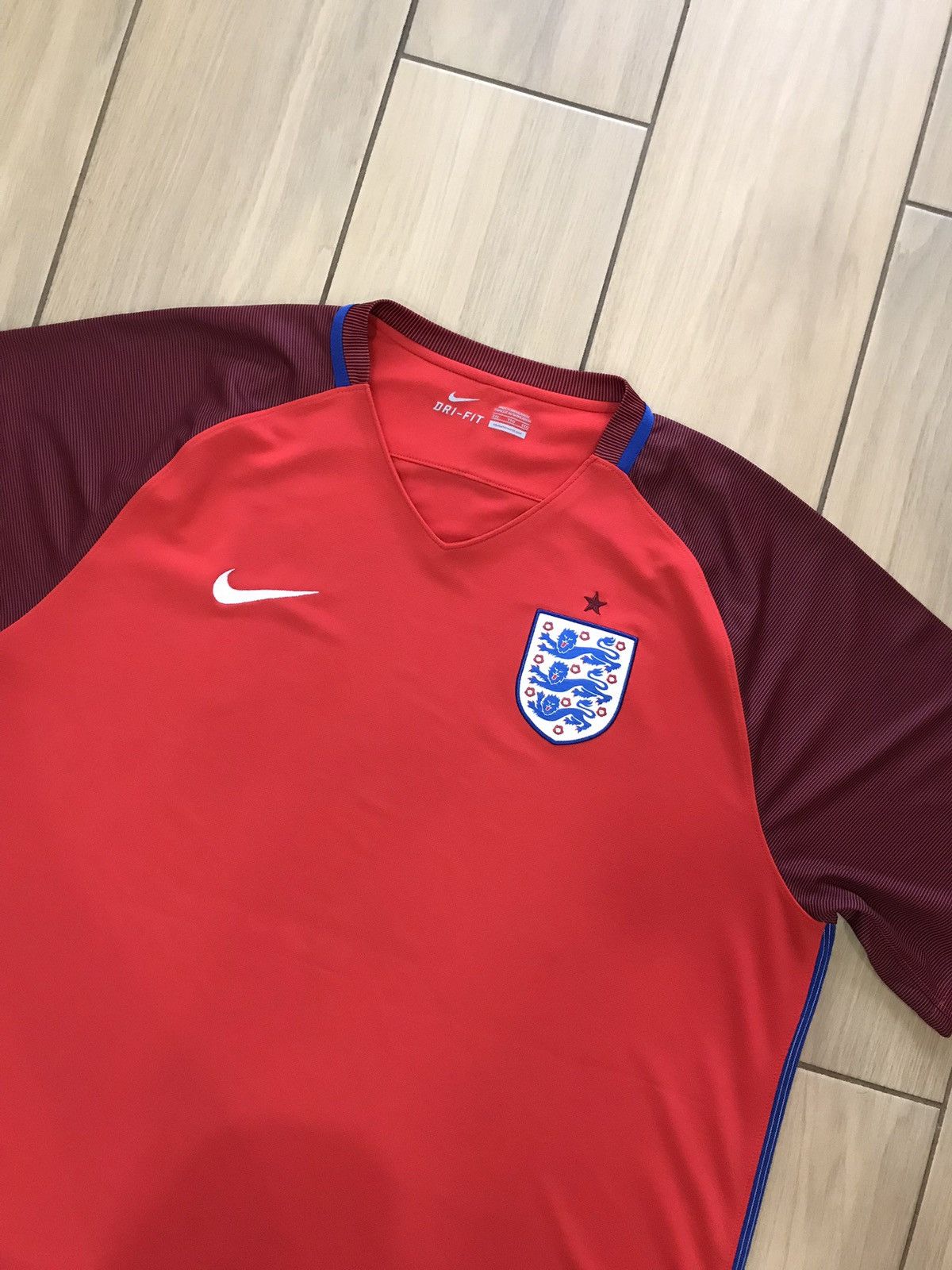 Nike ENGLAND 2016 2017 AWAY SHIRT FOOTBALL SOCCER JERSEY NIKE Size US XXL / EU 58 / 5 - 1 Thumbnail
