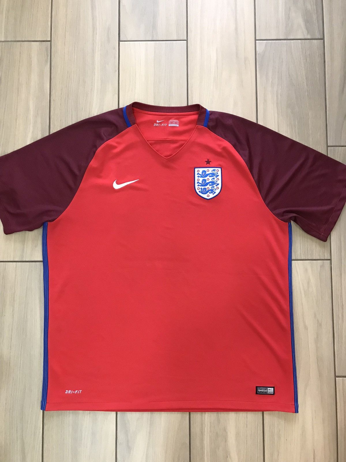 Nike ENGLAND 2016 2017 AWAY SHIRT FOOTBALL SOCCER JERSEY NIKE Size US XXL / EU 58 / 5 - 3 Thumbnail