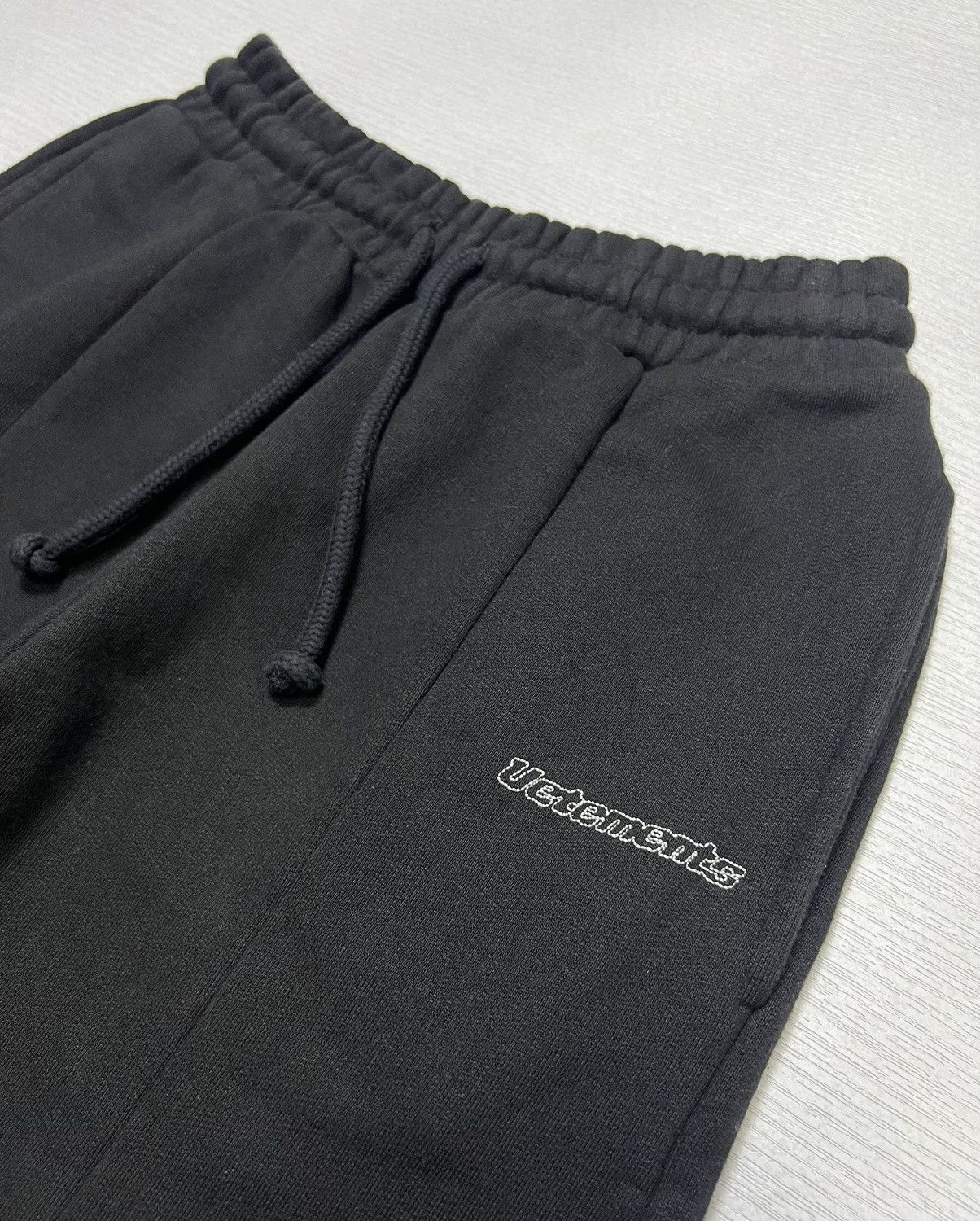 Vetements Vetements - S/S 2017 - Embroidered Logo Sweatpants Size US 28 / EU 44 - 4 Thumbnail