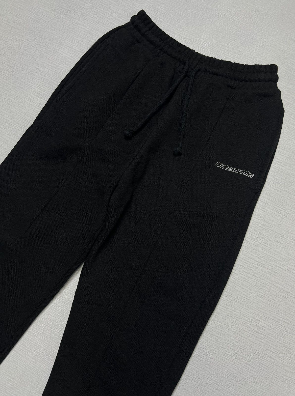 Vetements Vetements - S/S 2017 - Embroidered Logo Sweatpants Size US 28 / EU 44 - 3 Thumbnail