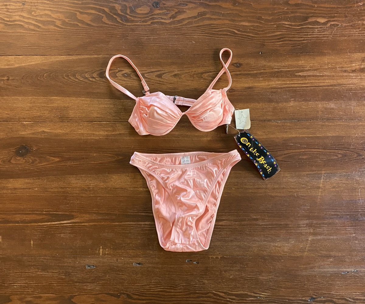 Vintage Vintage NWT 80’s On the Beach Coral Bikini New Small Size S / US 4 / IT 40 - 1 Thumbnail