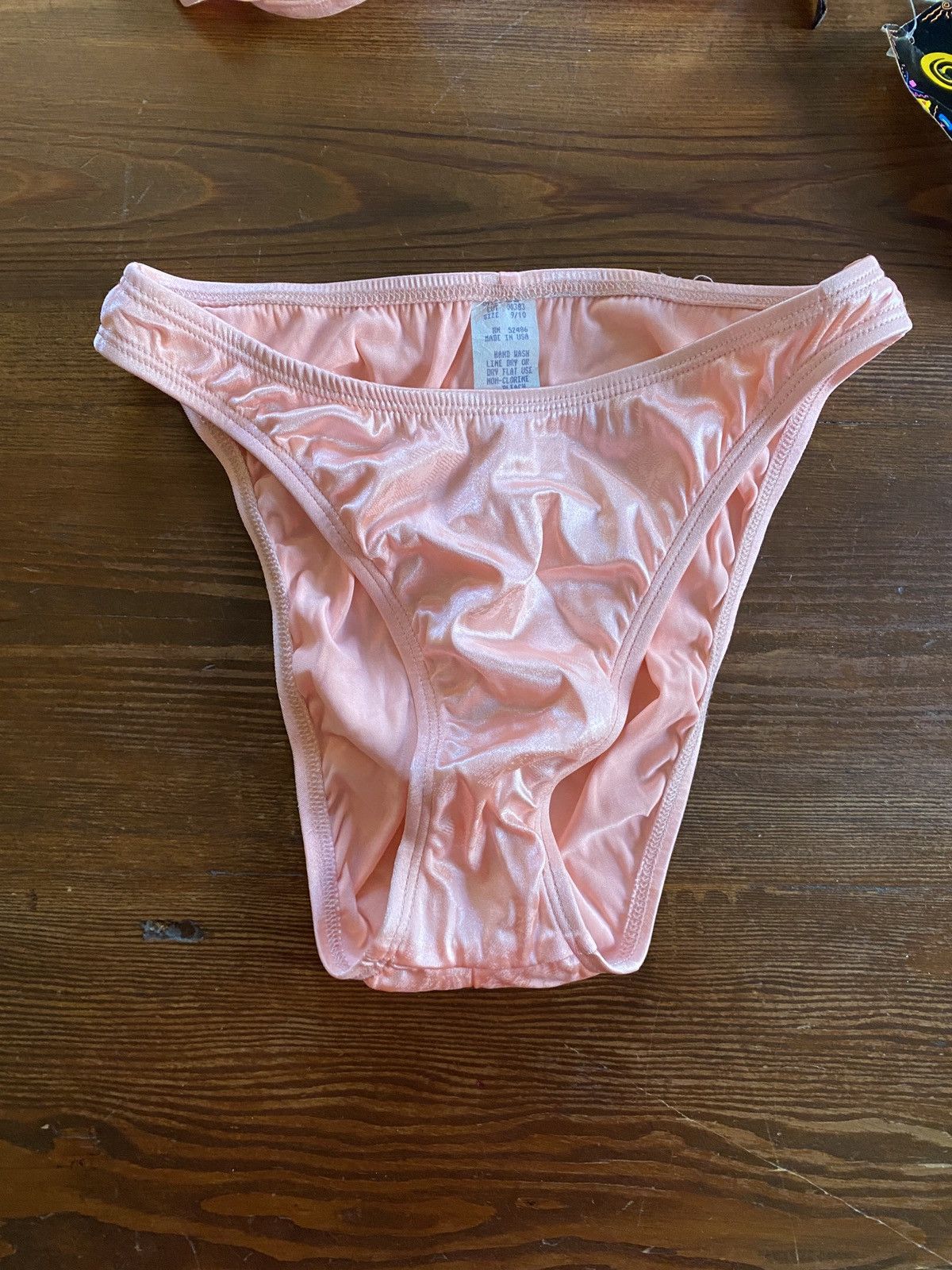 Vintage Vintage NWT 80’s On the Beach Coral Bikini New Small Size S / US 4 / IT 40 - 2 Thumbnail