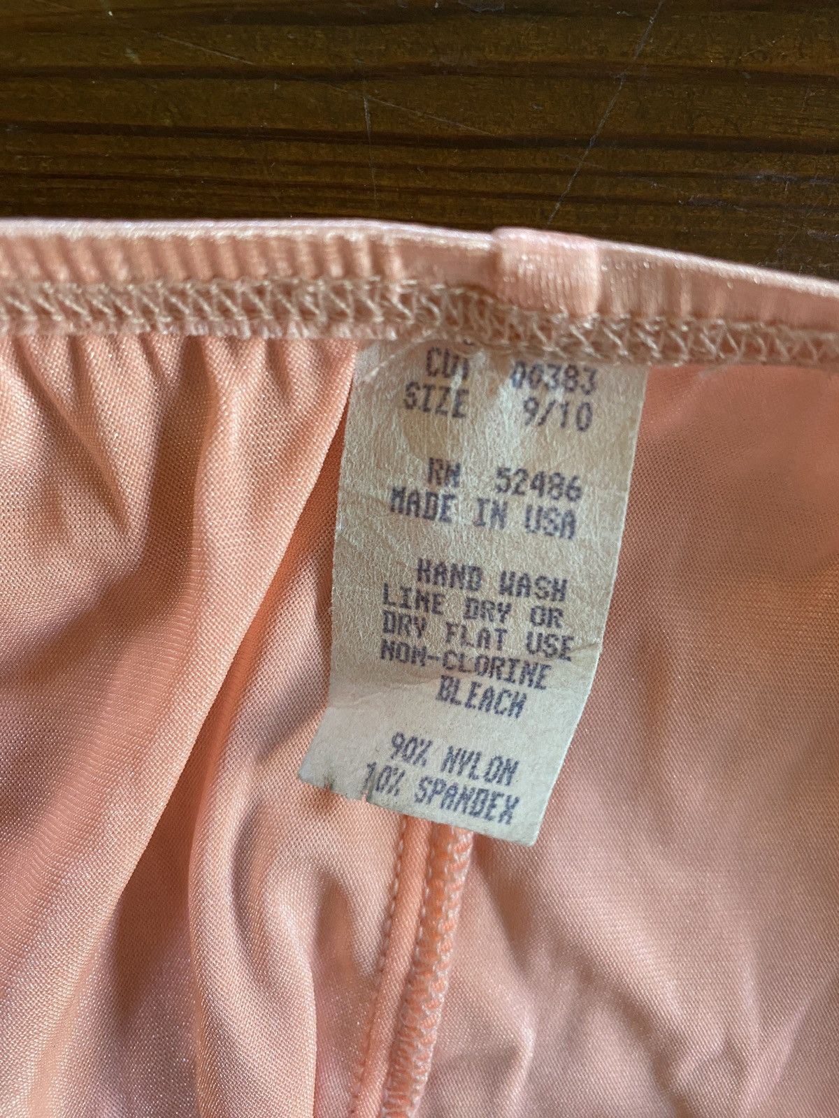 Vintage Vintage NWT 80’s On the Beach Coral Bikini New Small Size S / US 4 / IT 40 - 4 Thumbnail