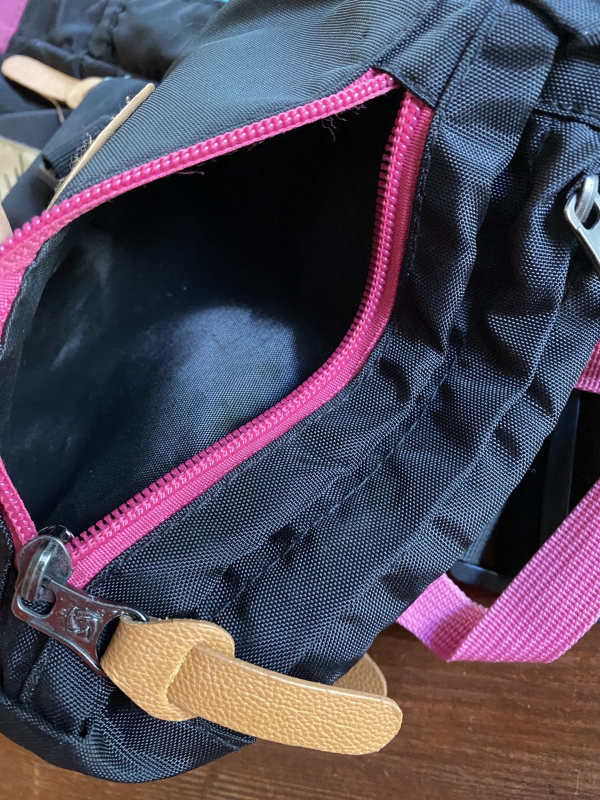 Vintage Vintage Y2K’s Ozuko Crossbody Mini Backpack Size ONE SIZE - 12 Thumbnail