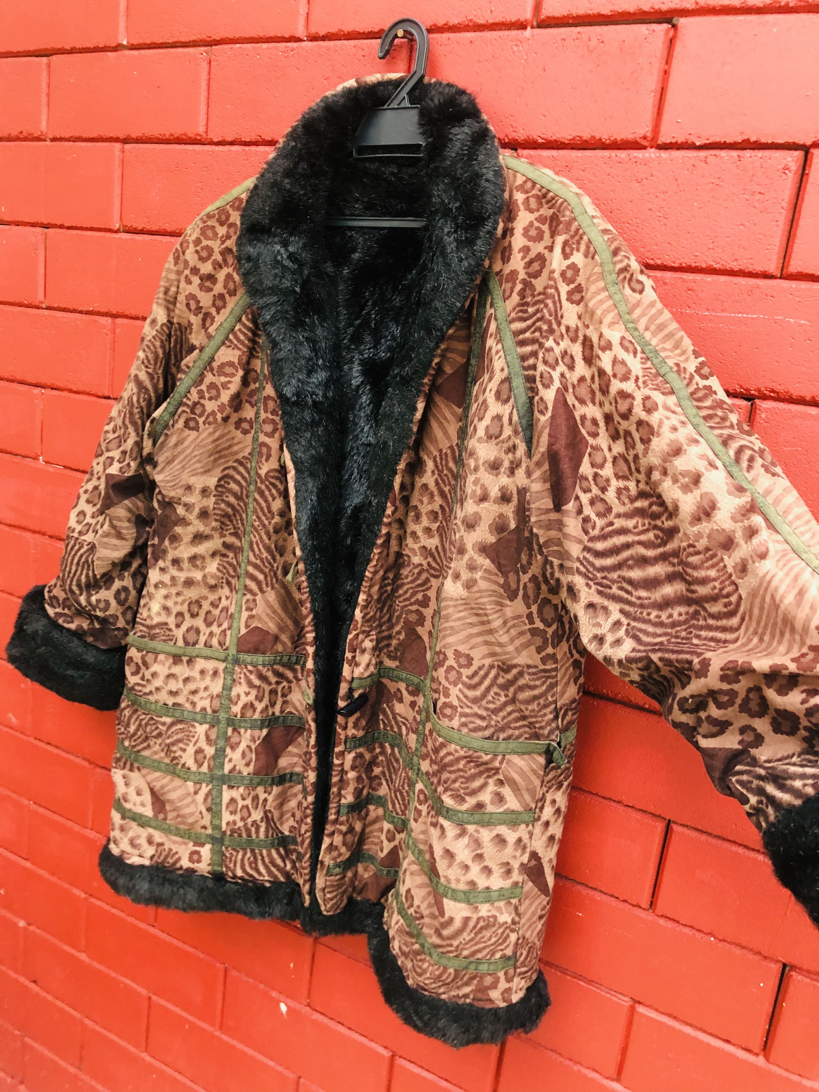Japanese Brand Vintage Japanese Designer Travis Scott Fashion Style Size US L / EU 52-54 / 3 - 4 Thumbnail