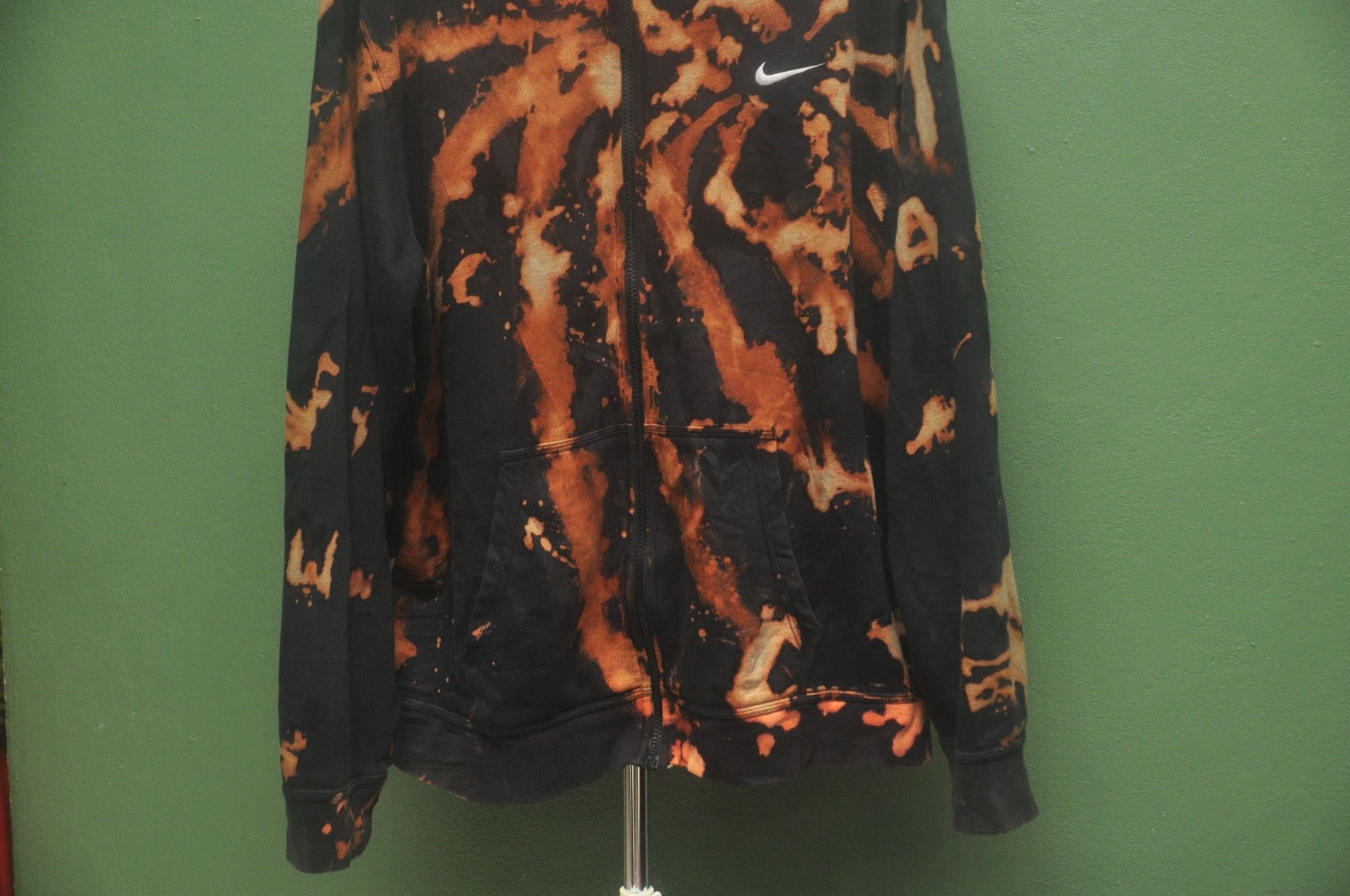 Japanese Brand × Vintage Vintage Nike Tie Dye Travis Scott Fashion Style Hoodie Size US XL / EU 56 / 4 - 4 Thumbnail